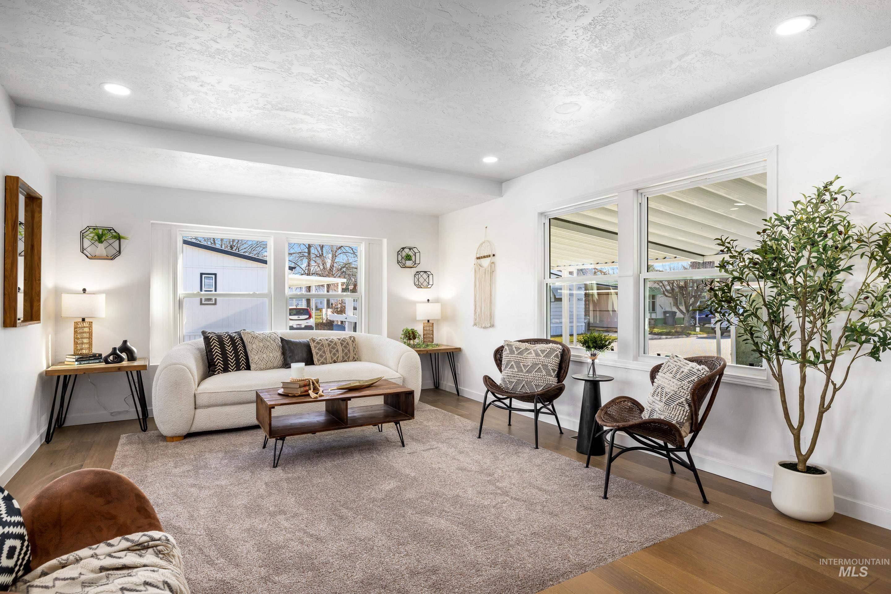 5637 Fairfax Ln, Boise, Idaho 83714, 2 Bedrooms, 1 Bathroom, Residential For Sale, Price $128,900,MLS 98970480