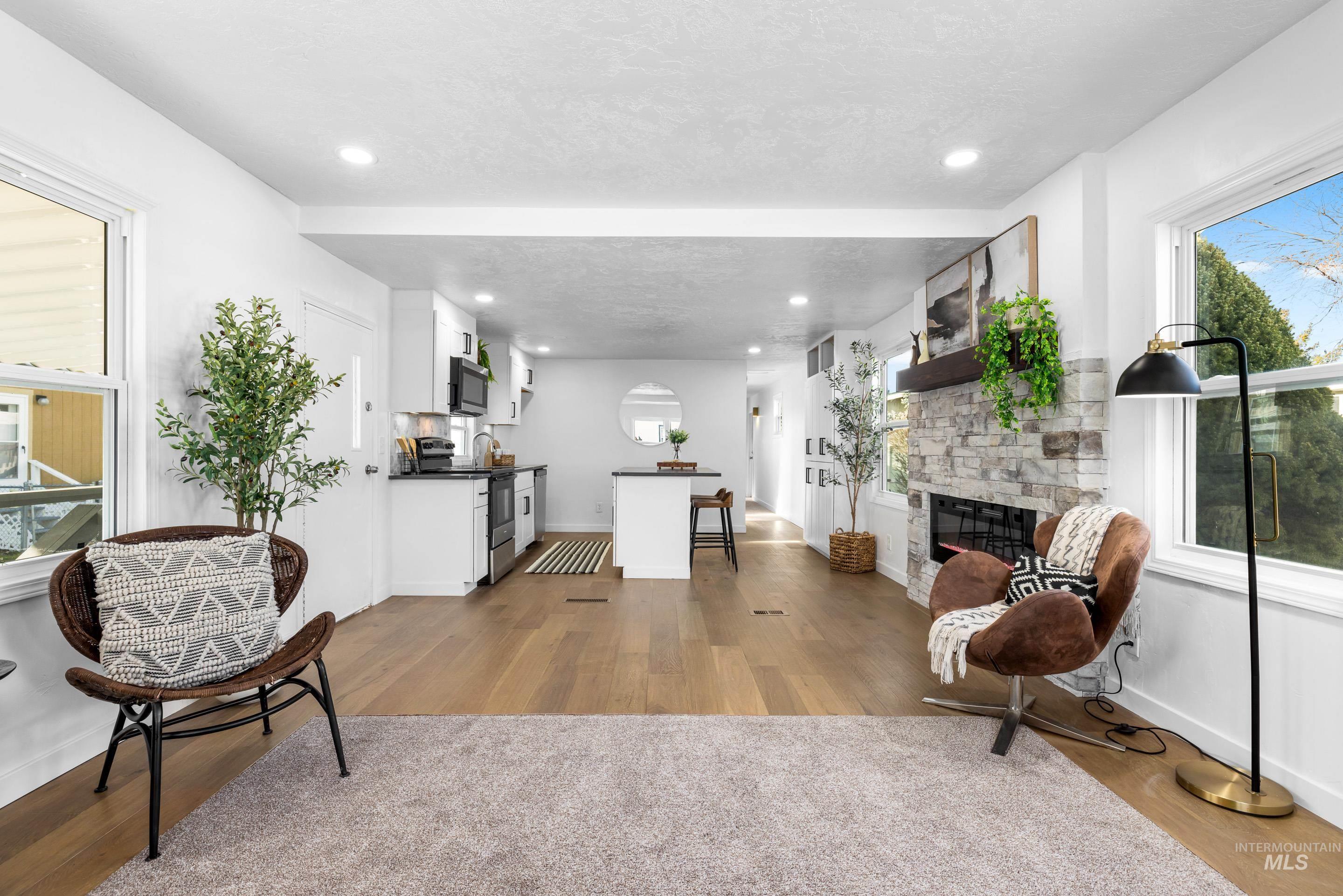 5637 Fairfax Ln, Boise, Idaho 83714, 2 Bedrooms, 1 Bathroom, Residential For Sale, Price $128,900,MLS 98970480