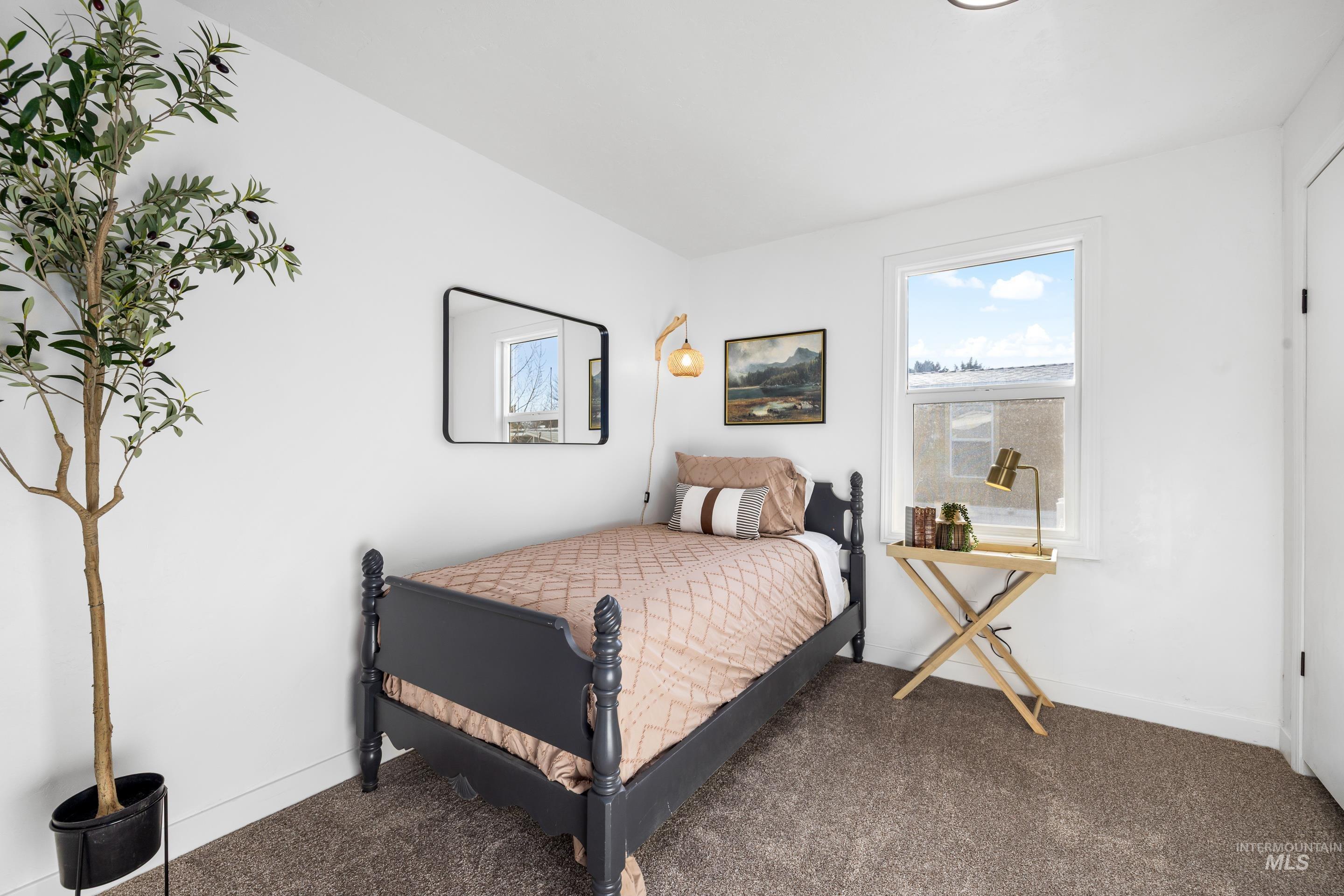 5637 Fairfax Ln, Boise, Idaho 83714, 2 Bedrooms, 1 Bathroom, Residential For Sale, Price $128,900,MLS 98970480