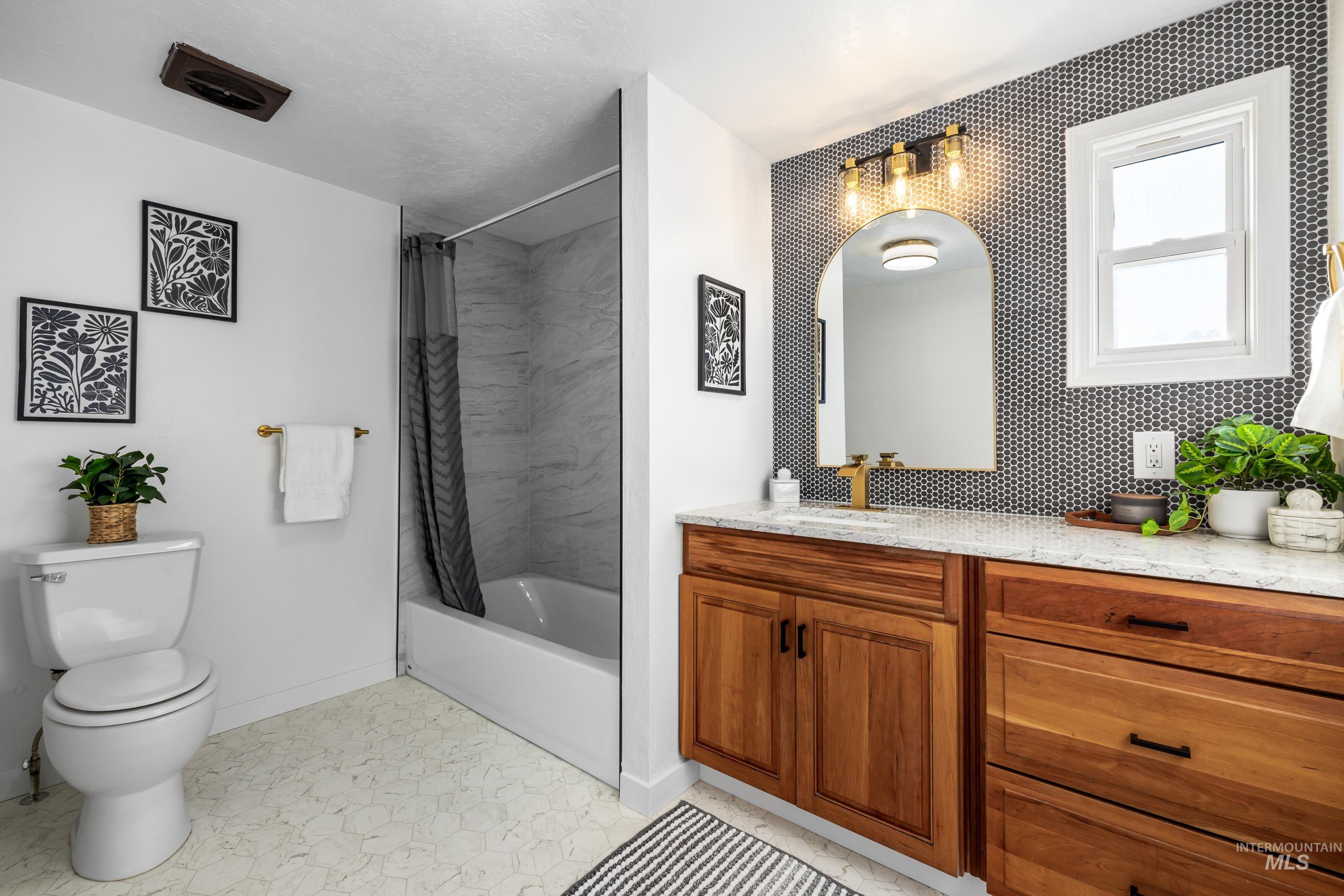 5637 Fairfax Ln, Boise, Idaho 83714, 2 Bedrooms, 1 Bathroom, Residential For Sale, Price $128,900,MLS 98970480