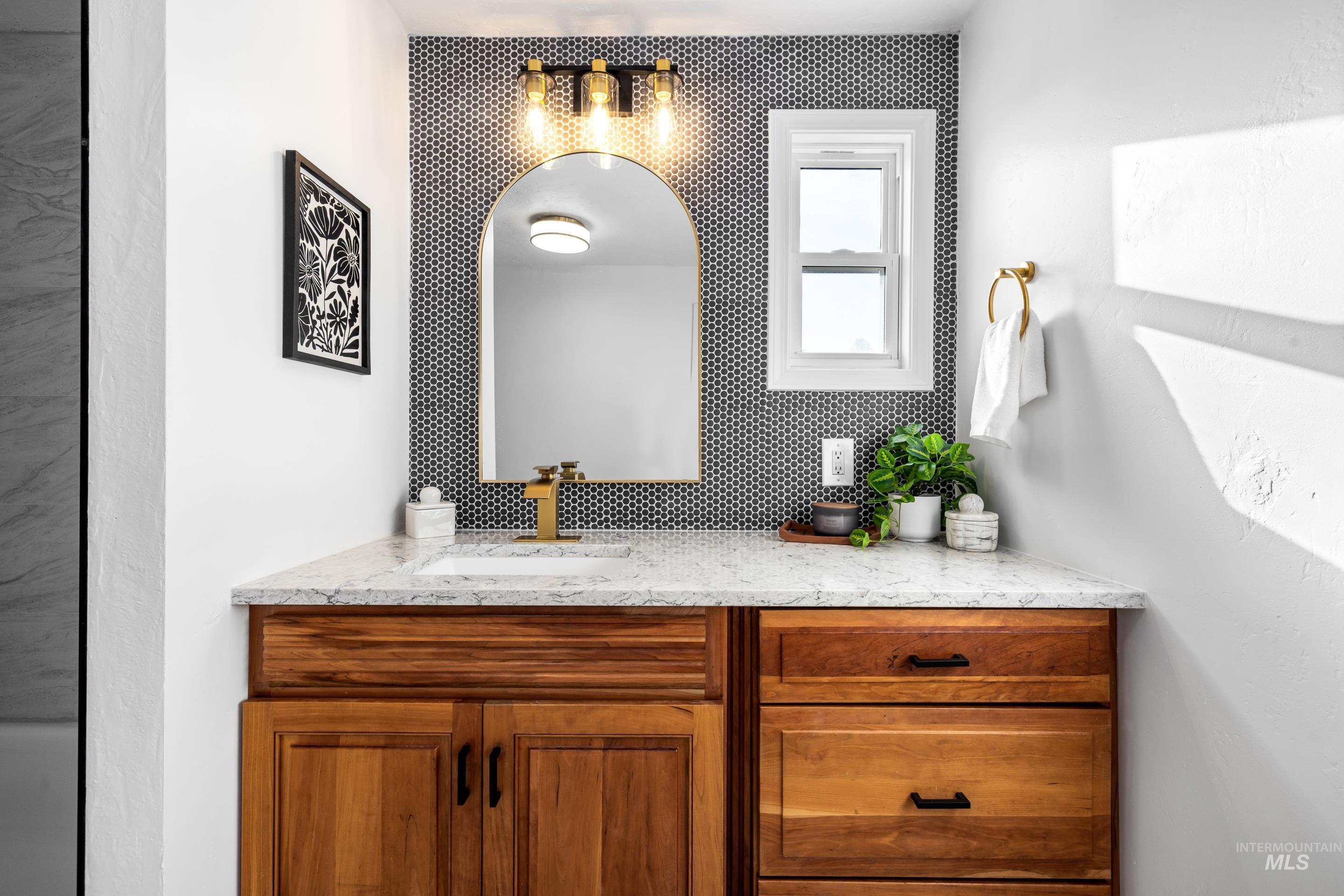 5637 Fairfax Ln, Boise, Idaho 83714, 2 Bedrooms, 1 Bathroom, Residential For Sale, Price $128,900,MLS 98970480