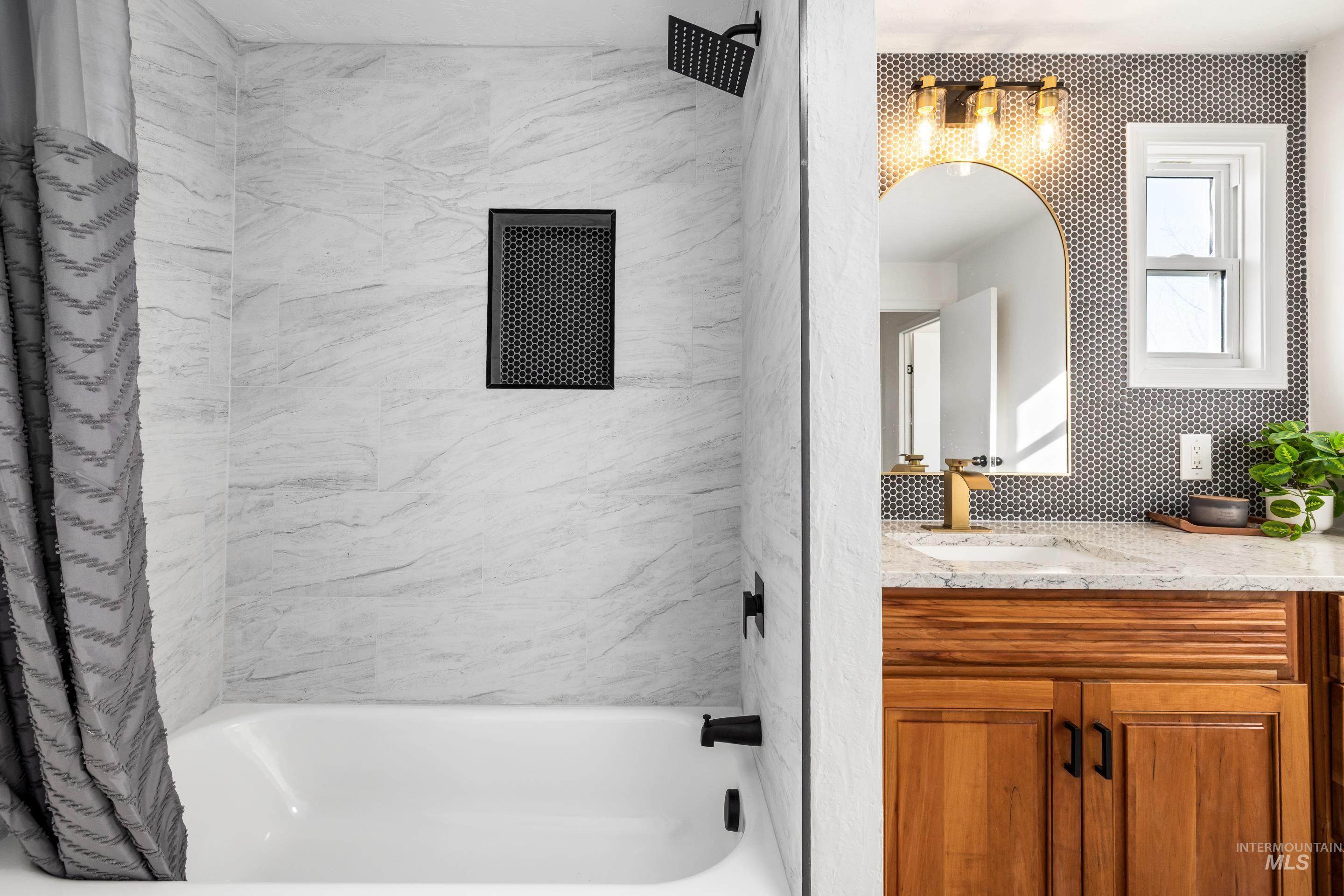 5637 Fairfax Ln, Boise, Idaho 83714, 2 Bedrooms, 1 Bathroom, Residential For Sale, Price $128,900,MLS 98970480