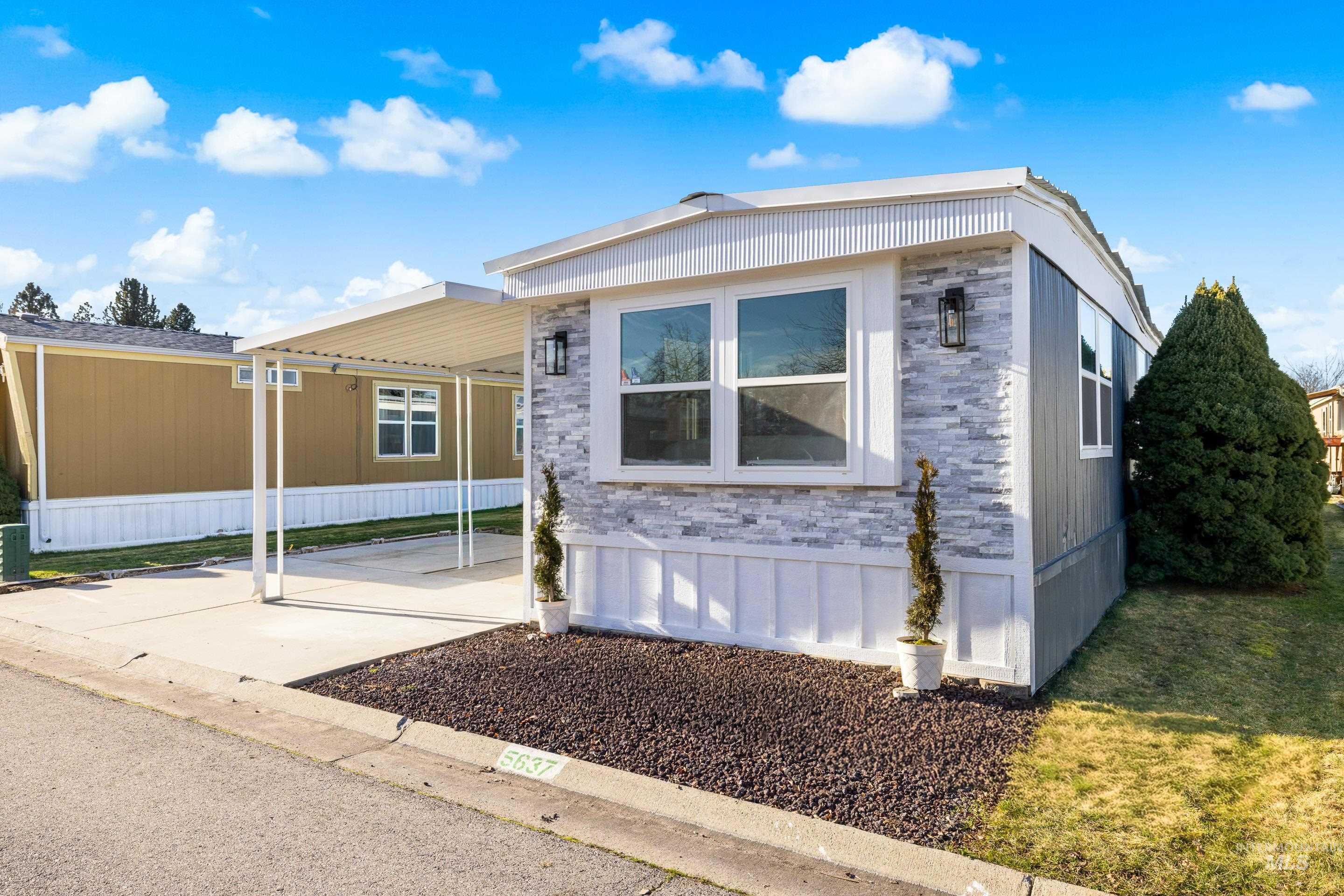 5637 Fairfax Ln, Boise, Idaho 83714, 2 Bedrooms, 1 Bathroom, Residential For Sale, Price $128,900,MLS 98970480