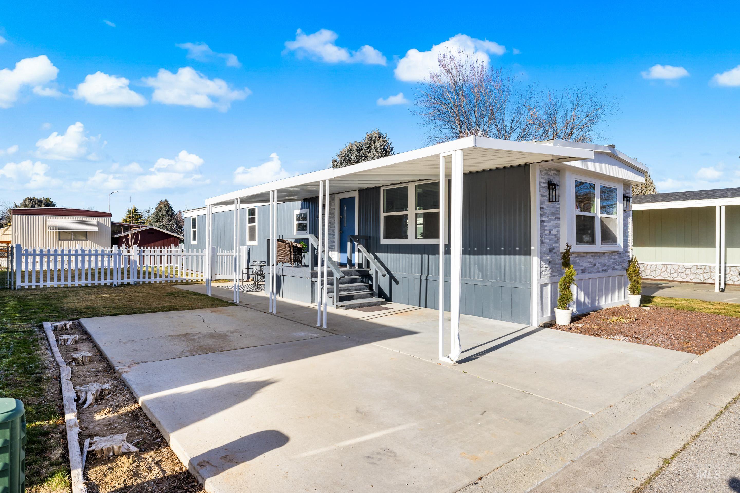 5637 Fairfax Ln, Boise, Idaho 83714, 2 Bedrooms, 1 Bathroom, Residential For Sale, Price $128,900,MLS 98970480