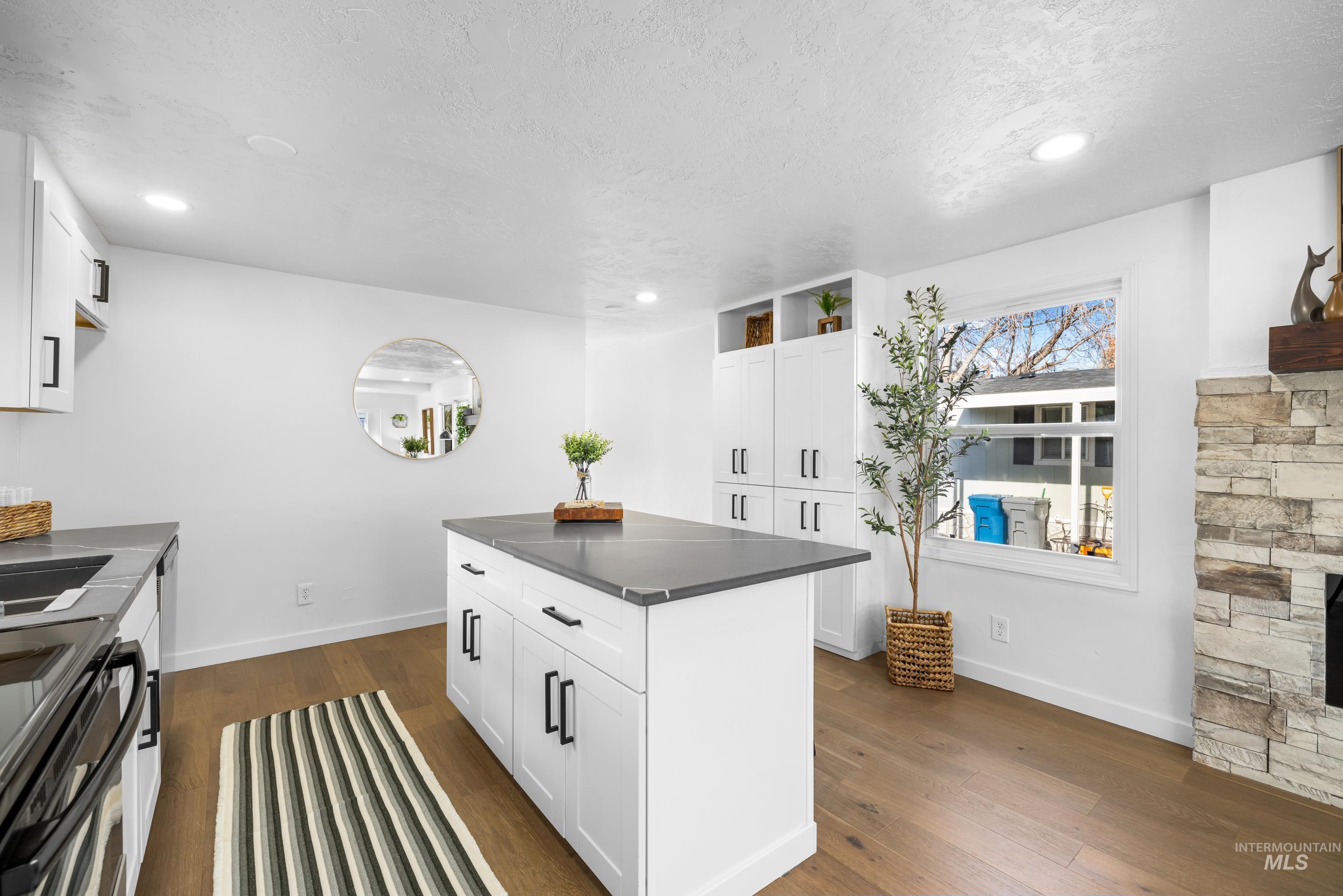 5637 Fairfax Ln, Boise, Idaho 83714, 2 Bedrooms, 1 Bathroom, Residential For Sale, Price $128,900,MLS 98970480