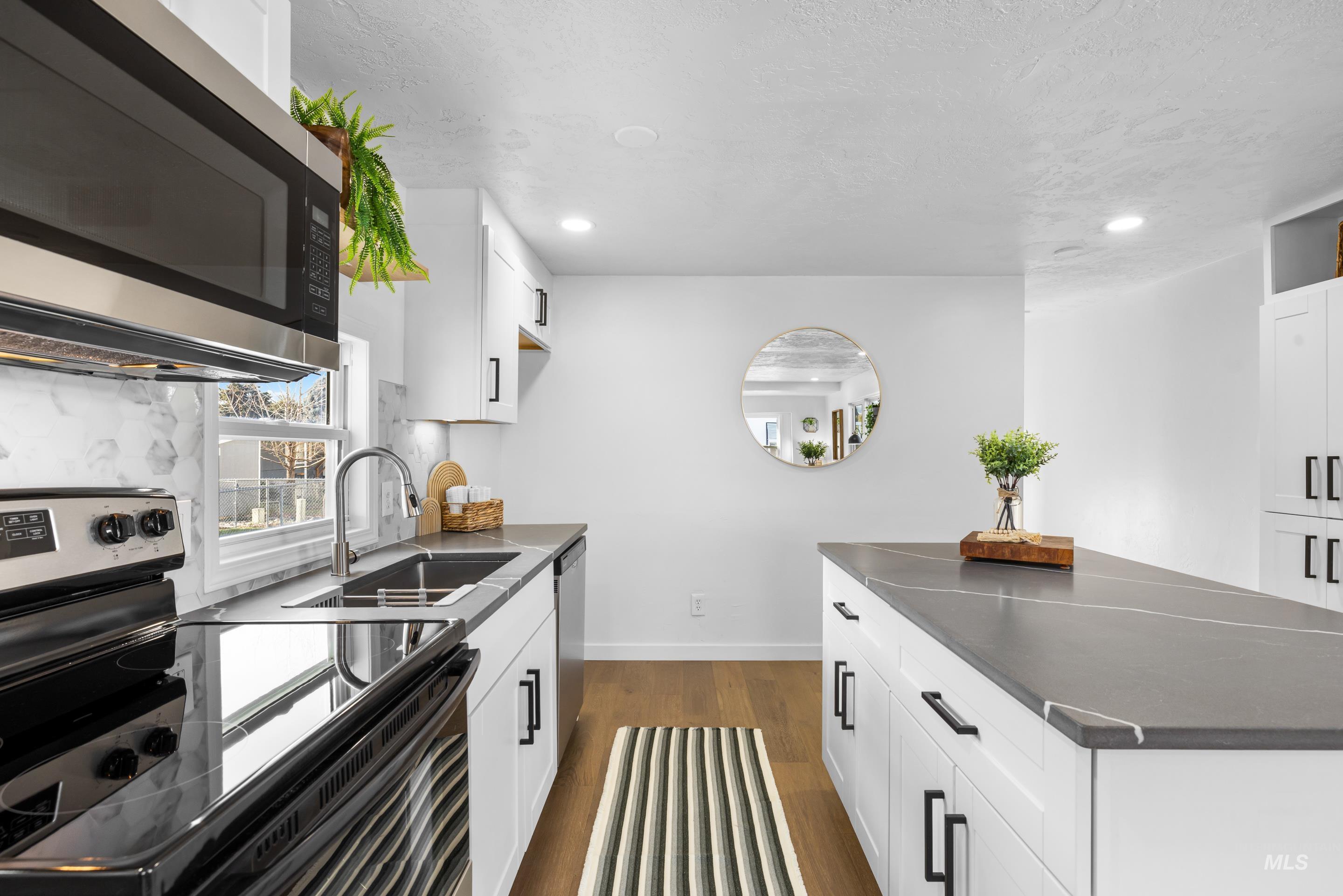 5637 Fairfax Ln, Boise, Idaho 83714, 2 Bedrooms, 1 Bathroom, Residential For Sale, Price $128,900,MLS 98970480