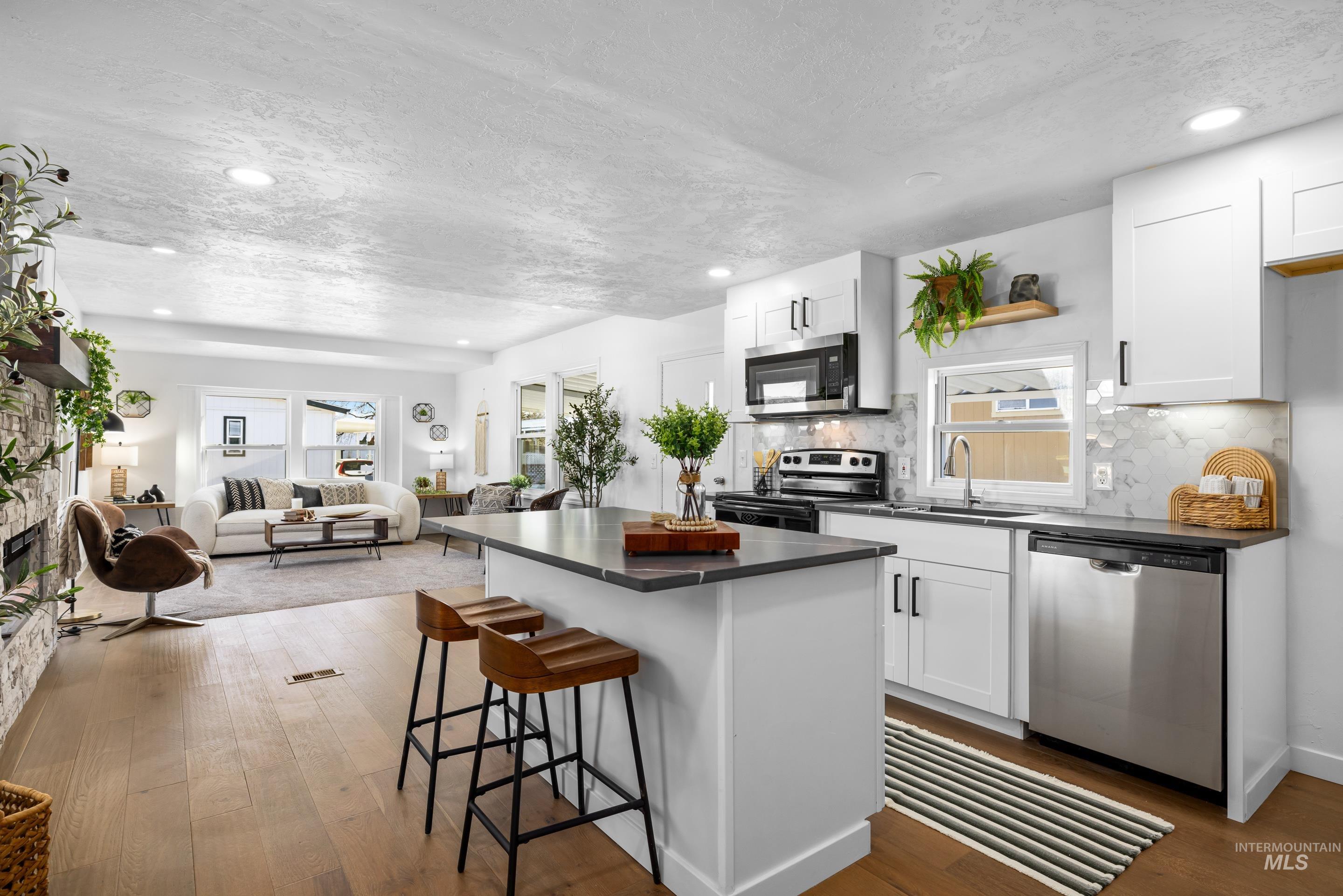 5637 Fairfax Ln, Boise, Idaho 83714, 2 Bedrooms, 1 Bathroom, Residential For Sale, Price $128,900,MLS 98970480