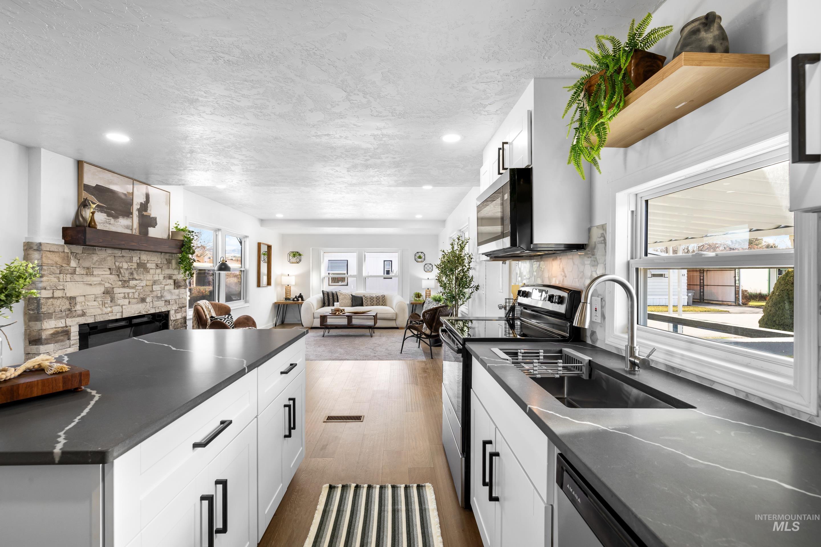 5637 Fairfax Ln, Boise, Idaho 83714, 2 Bedrooms, 1 Bathroom, Residential For Sale, Price $128,900,MLS 98970480