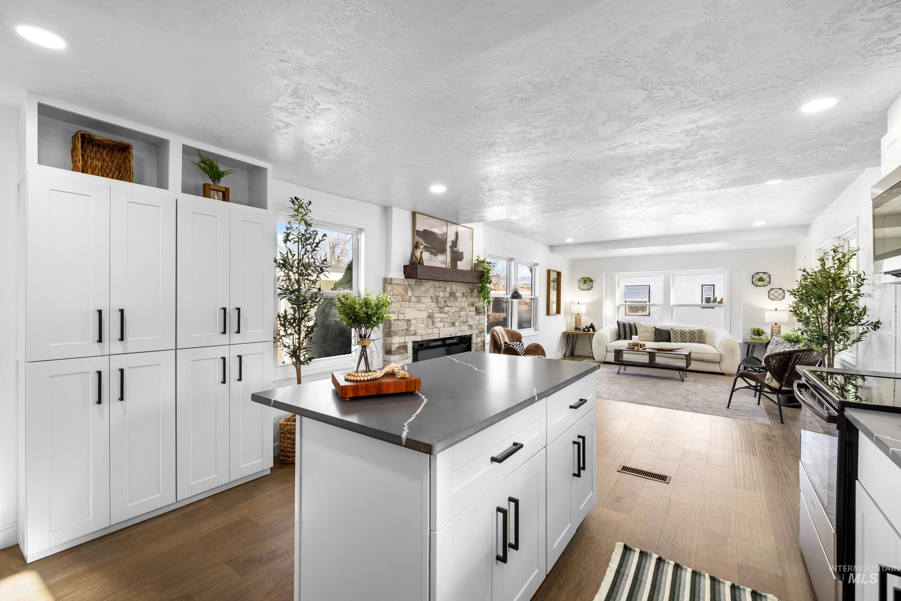 5637 Fairfax Ln, Boise, Idaho 83714, 2 Bedrooms, 1 Bathroom, Residential For Sale, Price $128,900,MLS 98970480