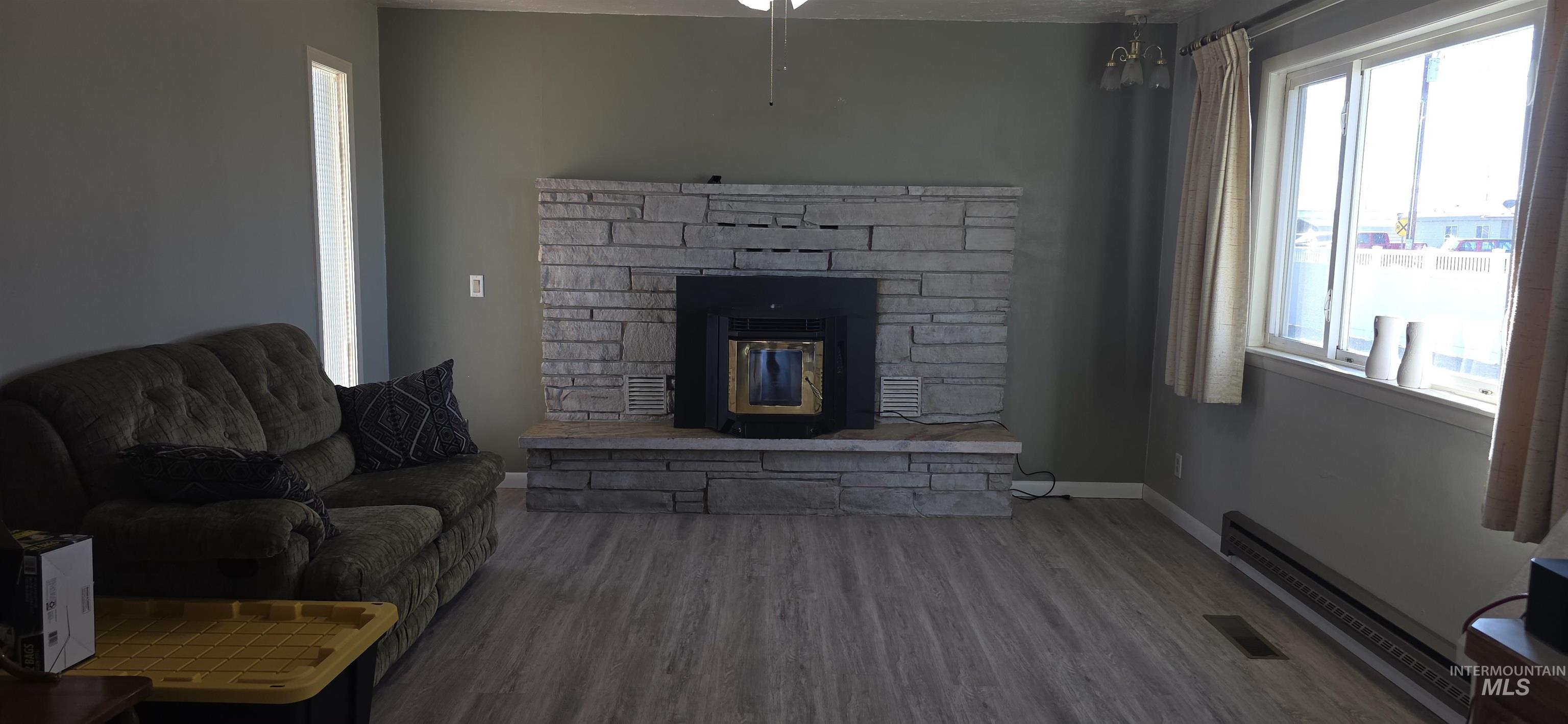 103 S 650 E, Burley, Idaho 83318, 3 Bedrooms, 2 Bathrooms, Residential For Sale, Price $385,000, 98970489