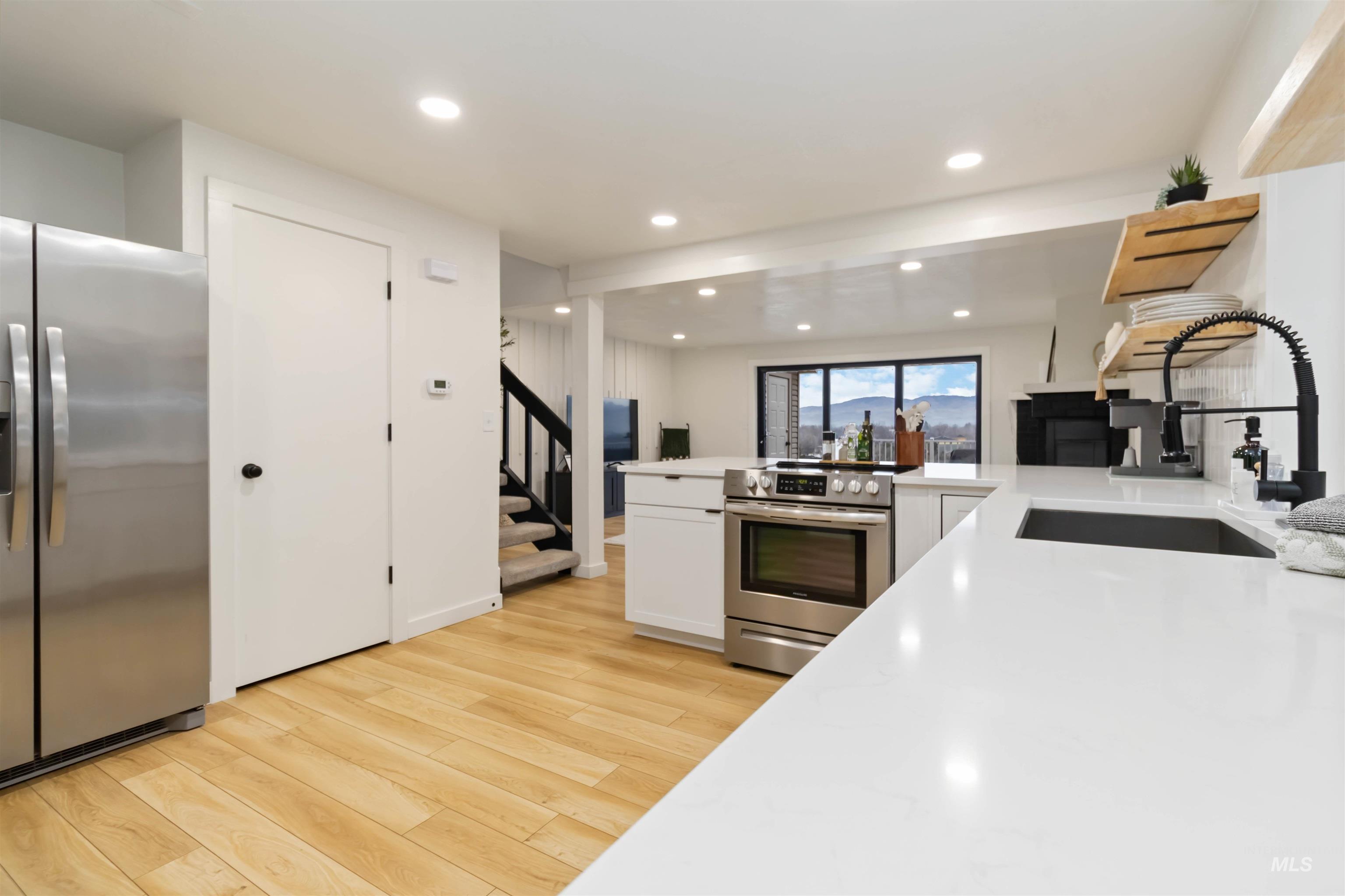 2810 W Sunrise Rim Rd, Boise, Idaho 83705, 3 Bedrooms, 2.5 Bathrooms, Residential For Sale, Price $569,900,MLS 98970494