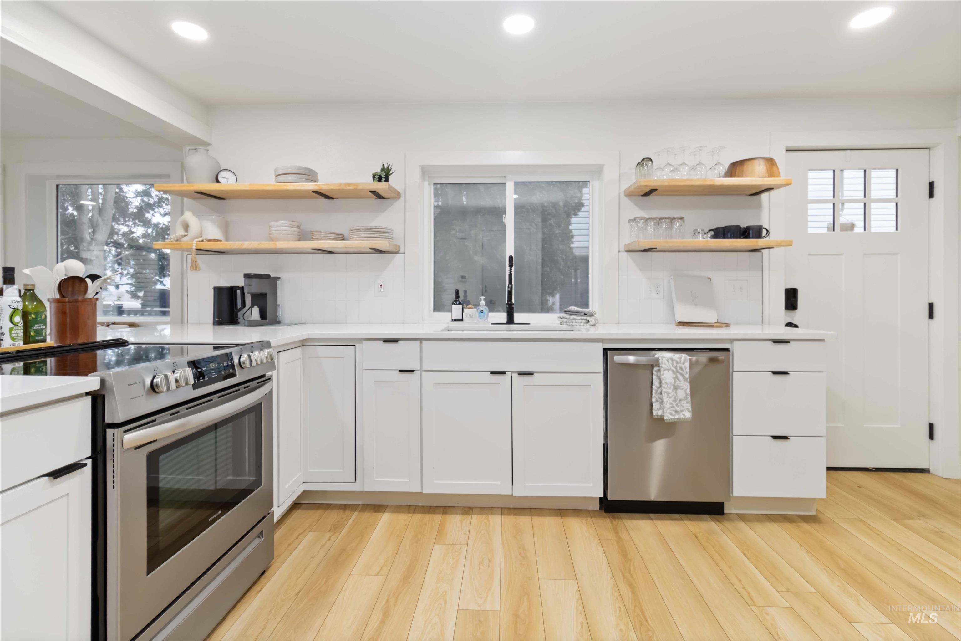 2810 W Sunrise Rim Rd, Boise, Idaho 83705, 3 Bedrooms, 2.5 Bathrooms, Residential For Sale, Price $569,900, 98970494