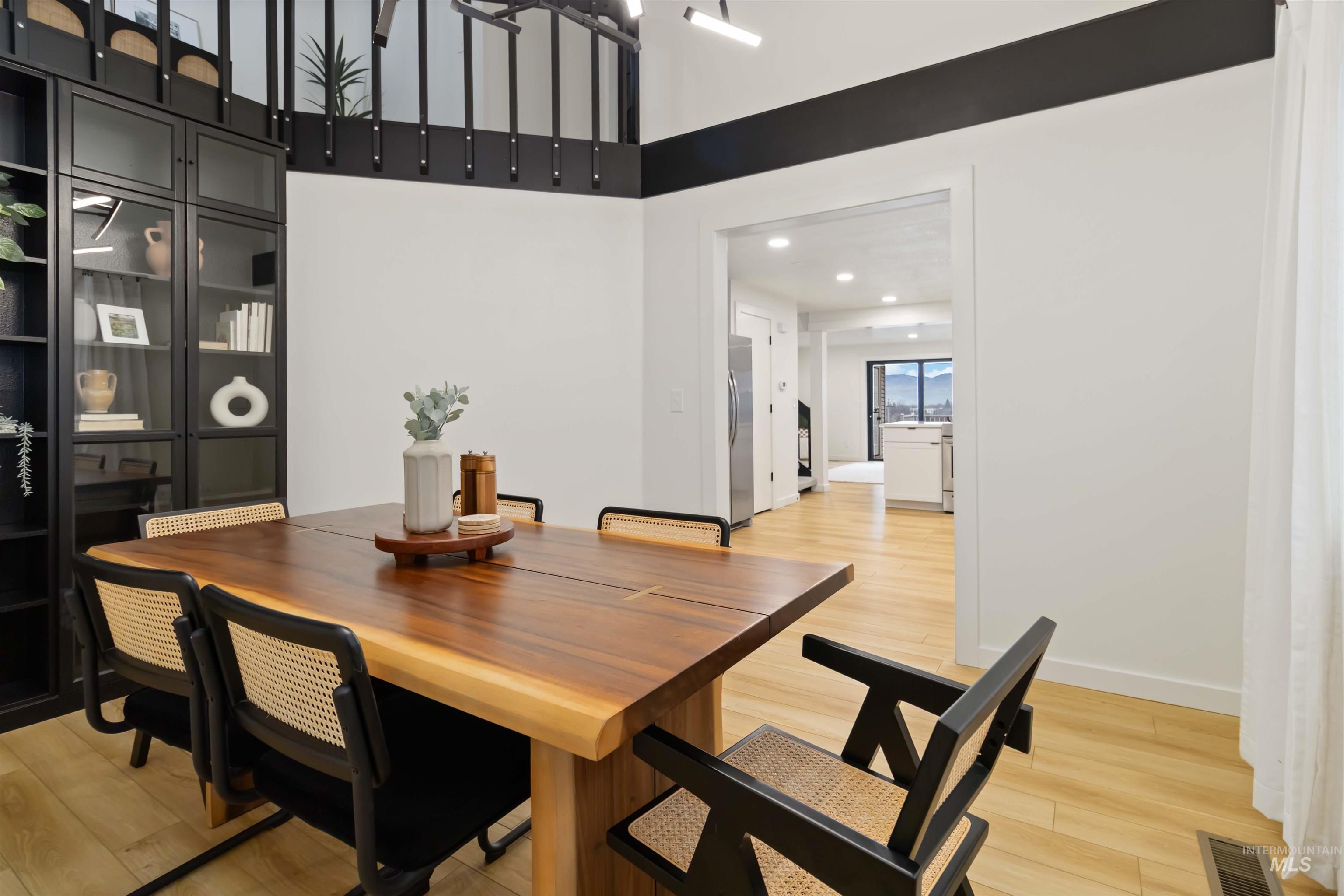 2810 W Sunrise Rim Rd, Boise, Idaho 83705, 3 Bedrooms, 2.5 Bathrooms, Residential For Sale, Price $569,900,MLS 98970494