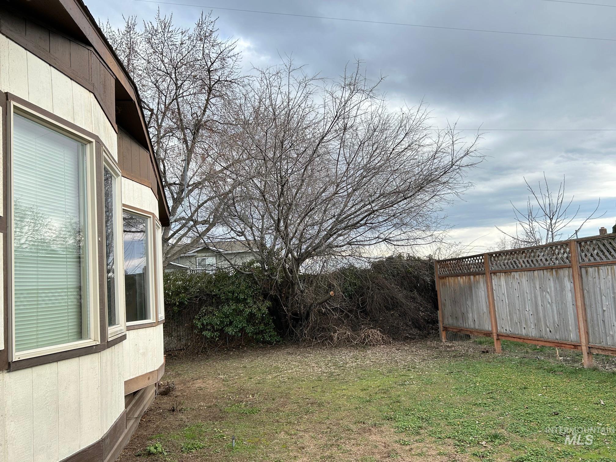 2015 6th Ave, Clarkston, Washington 99403, 3 Bedrooms, 2 Bathrooms, Residential For Sale, Price $86,900,MLS 98970501