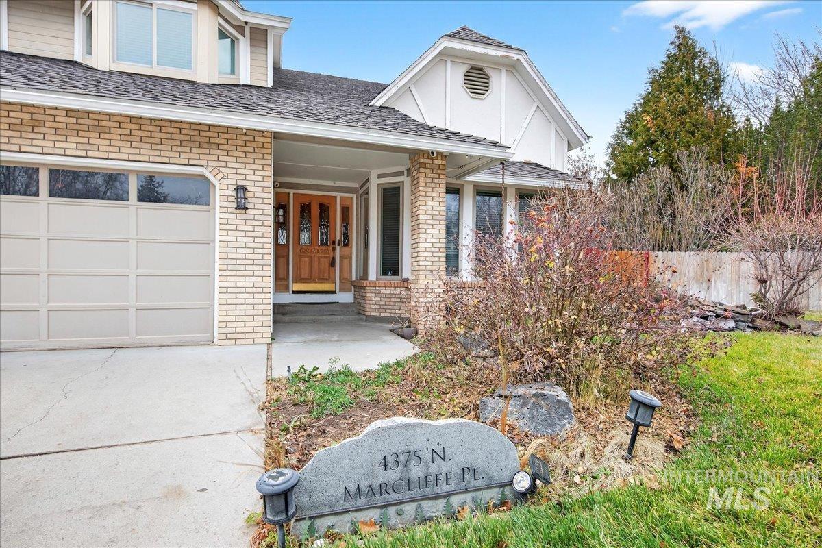 4375 N Marcliffe Pl, Boise, Idaho 83704-2784, 5 Bedrooms, 3.5 Bathrooms, Residential For Sale, Price $709,990,MLS 98970510