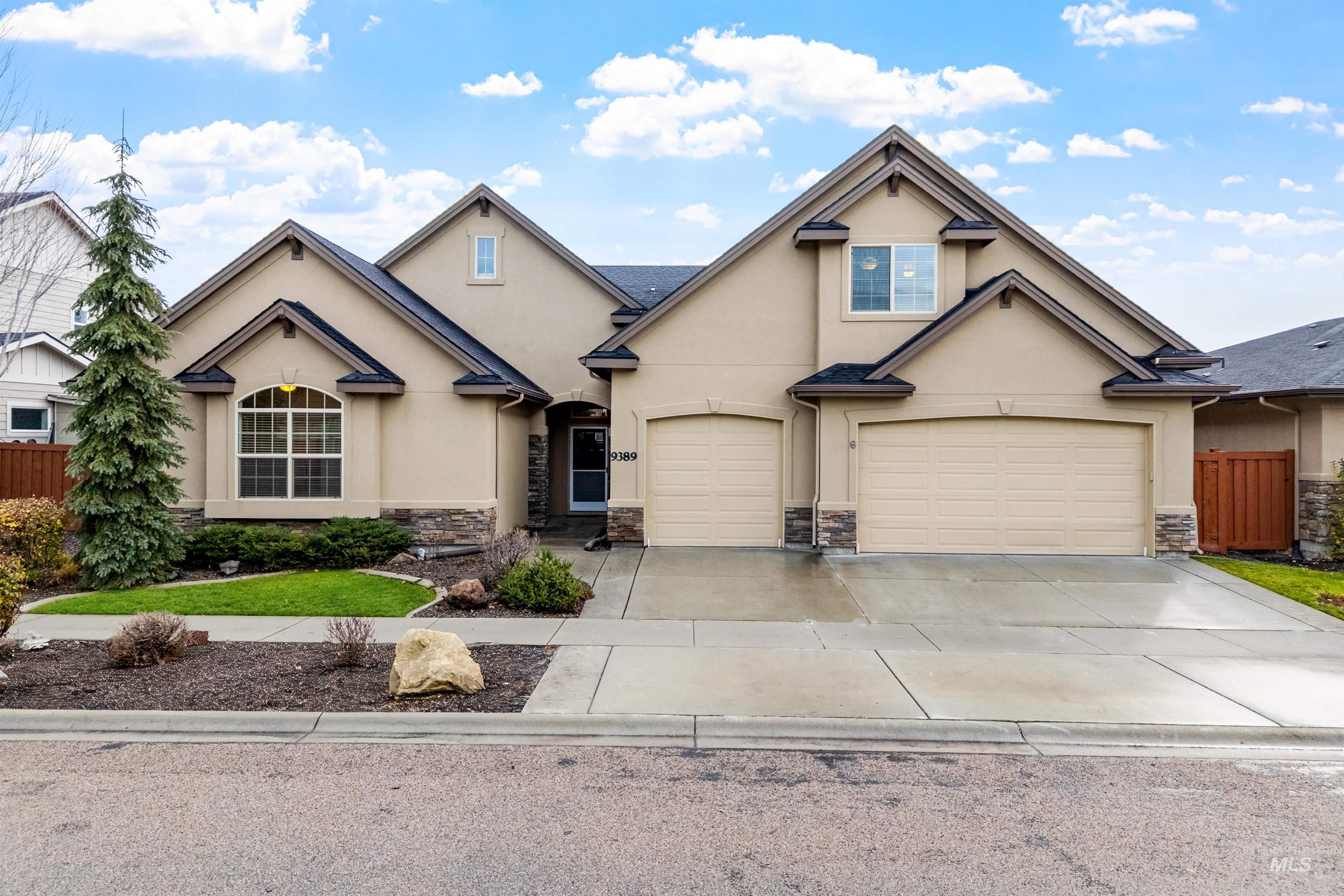 9389 W Wildbranch Dr, Star, Idaho 83669, 3 Bedrooms, 3.5 Bathrooms, Residential For Sale, Price $700,000, 98970515