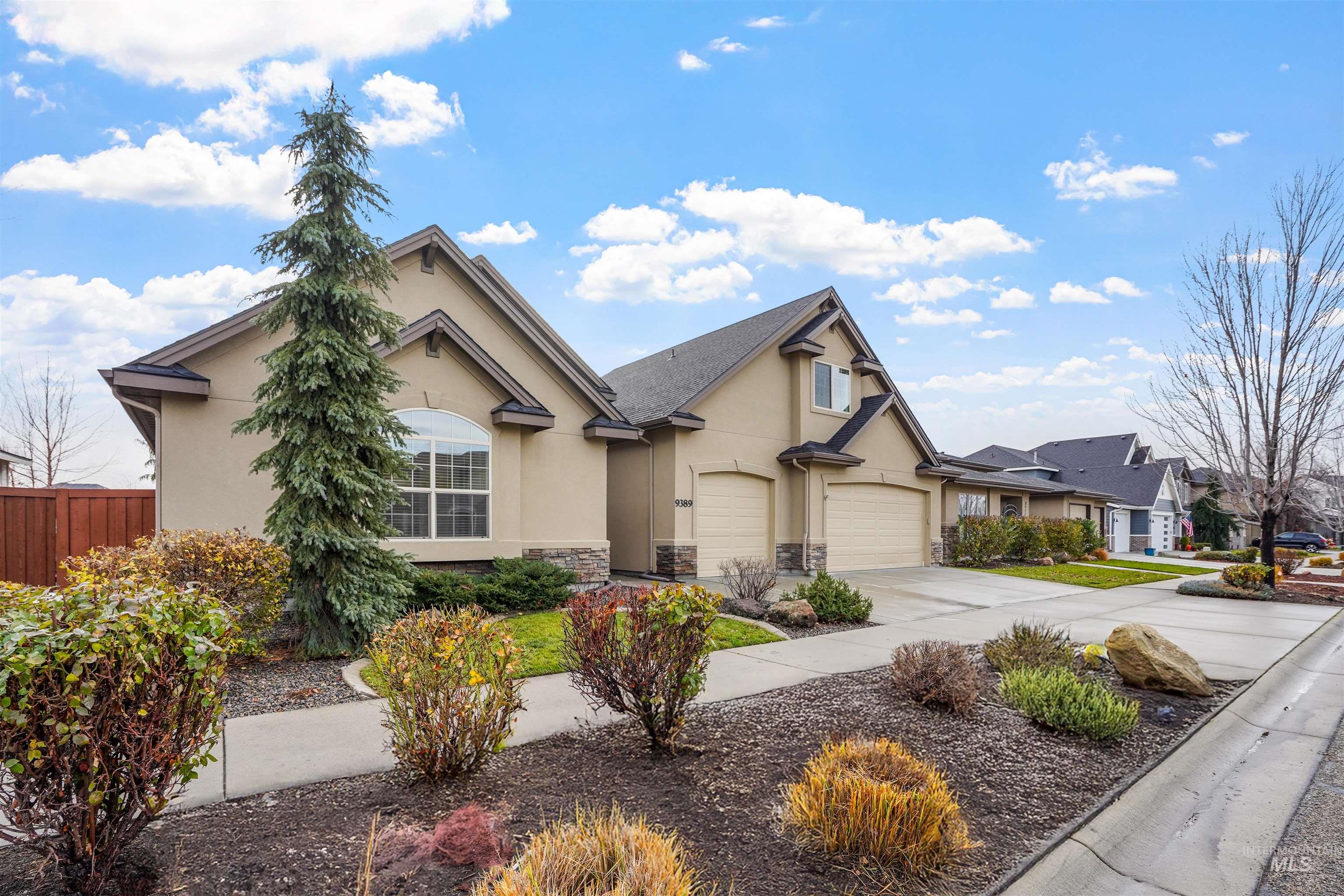 9389 W Wildbranch Dr, Star, Idaho 83669, 3 Bedrooms, 3.5 Bathrooms, Residential For Sale, Price $700,000, 98970515