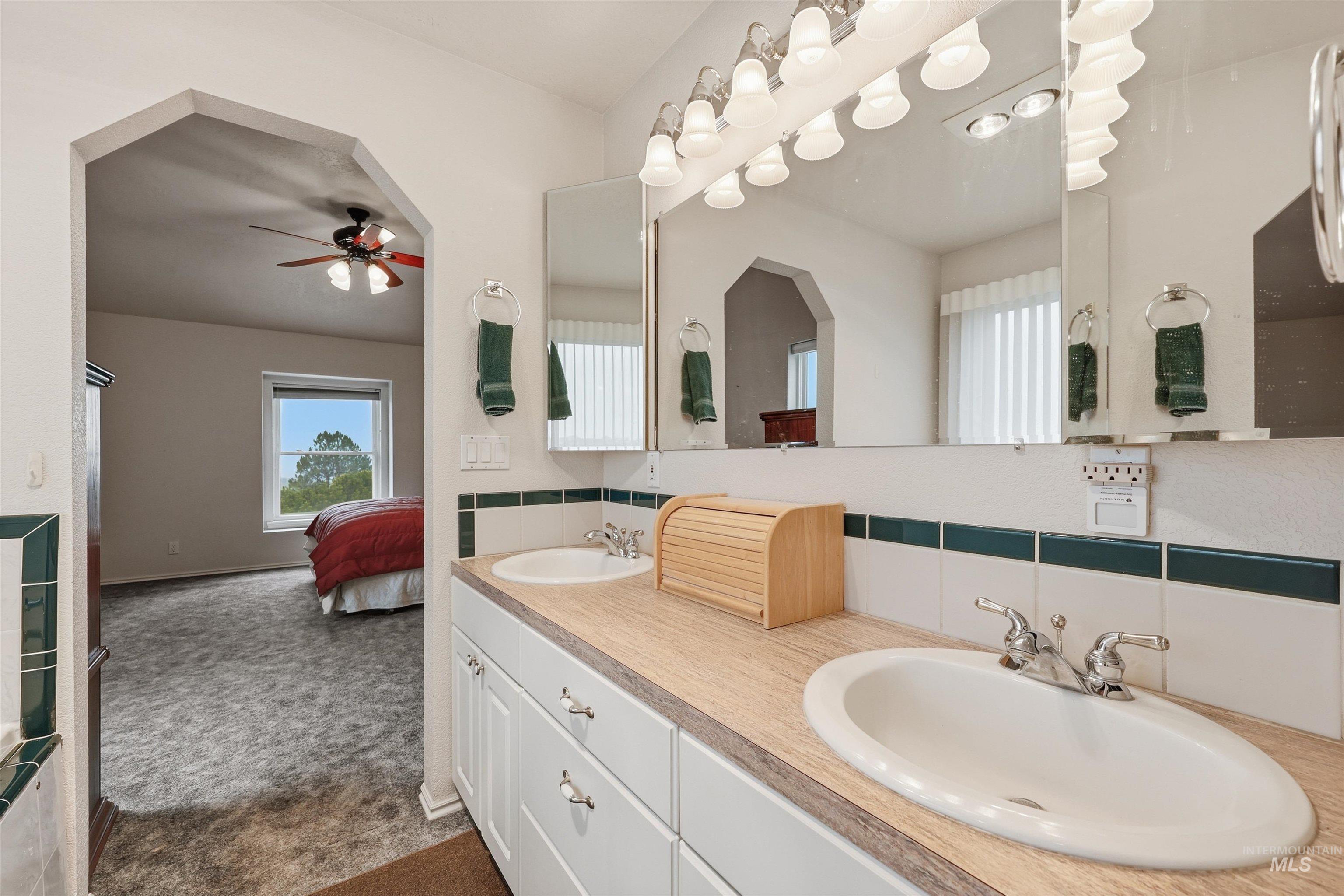 11606 Eva Ln., Caldwell, Idaho 83607, 3 Bedrooms, 3 Bathrooms, Residential For Sale, Price $630,000, 98970517