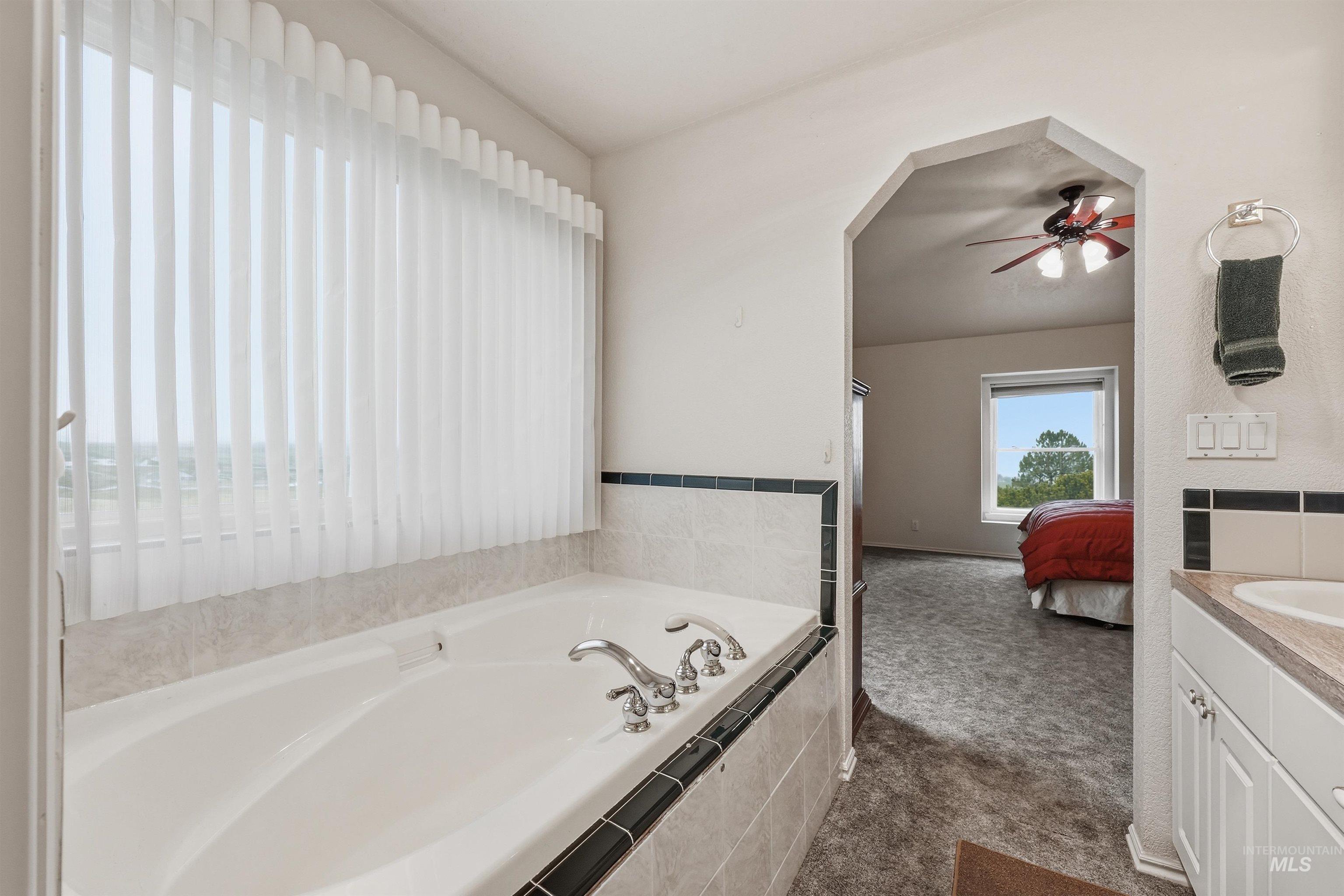 11606 Eva Ln., Caldwell, Idaho 83607, 3 Bedrooms, 3 Bathrooms, Residential For Sale, Price $630,000, 98970517