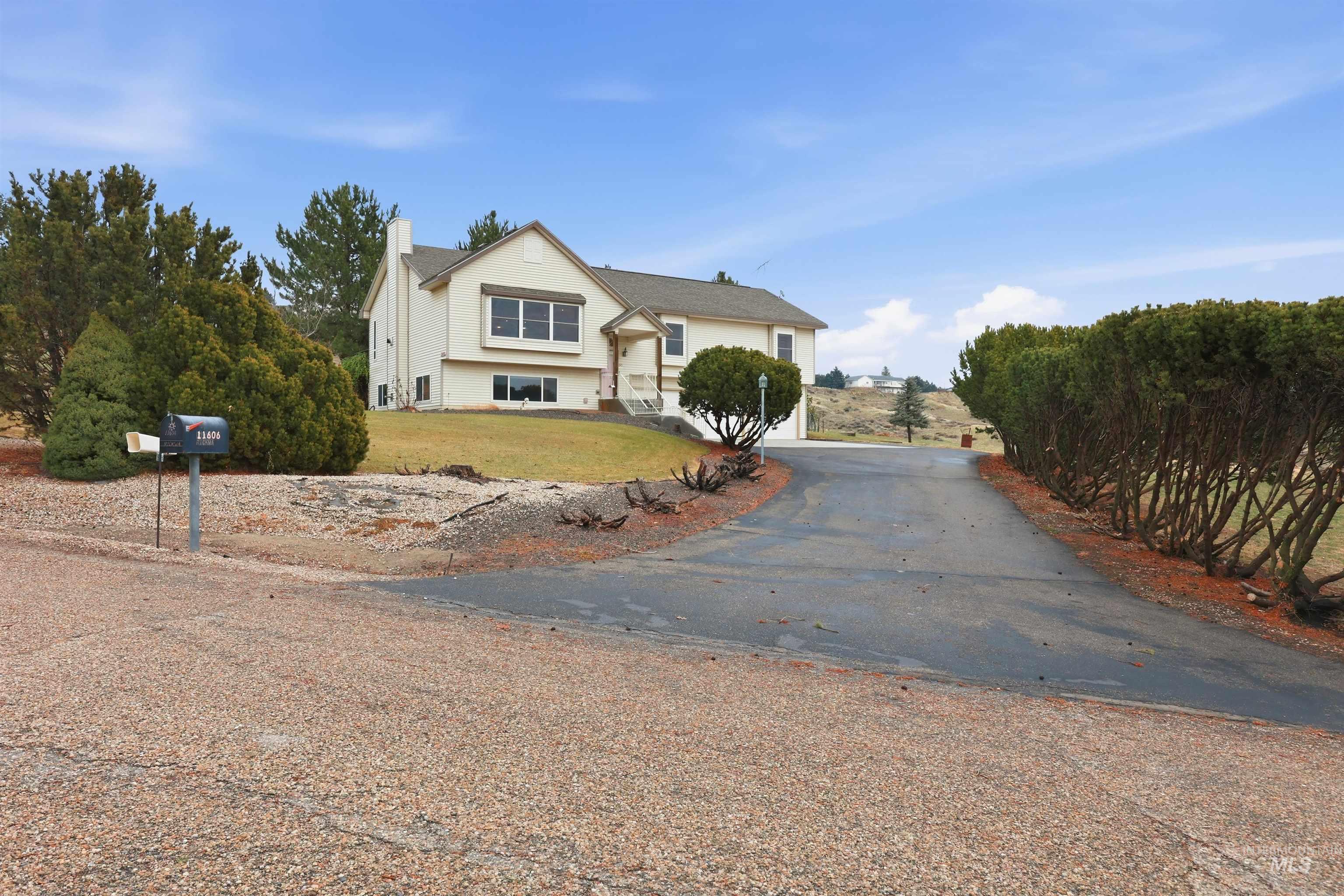 11606 Eva Ln., Caldwell, Idaho 83607, 3 Bedrooms, 3 Bathrooms, Residential For Sale, Price $630,000, 98970517