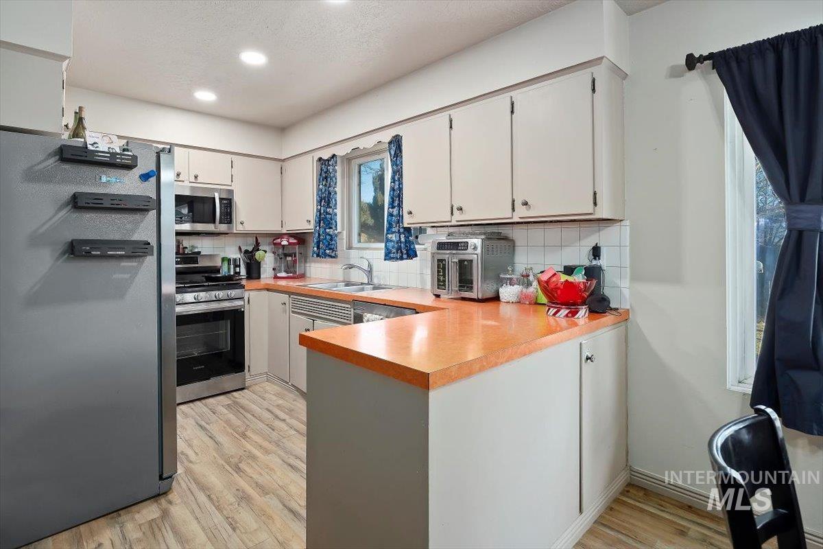 1228 Wendell Street, Twin Falls, Idaho 83301-3248, 3 Bedrooms, 1 Bathroom, Residential For Sale, Price $299,900, 98970518