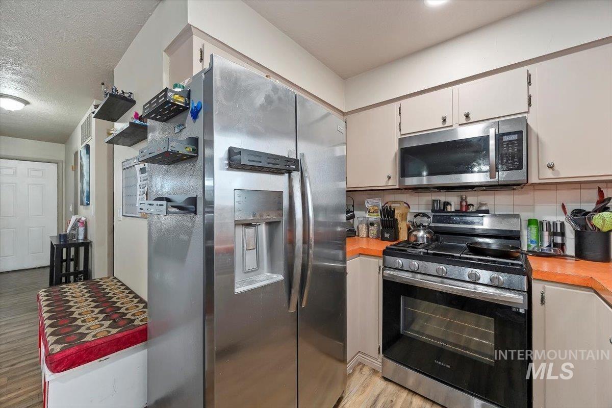 1228 Wendell Street, Twin Falls, Idaho 83301-3248, 3 Bedrooms, 1 Bathroom, Residential For Sale, Price $299,900, 98970518