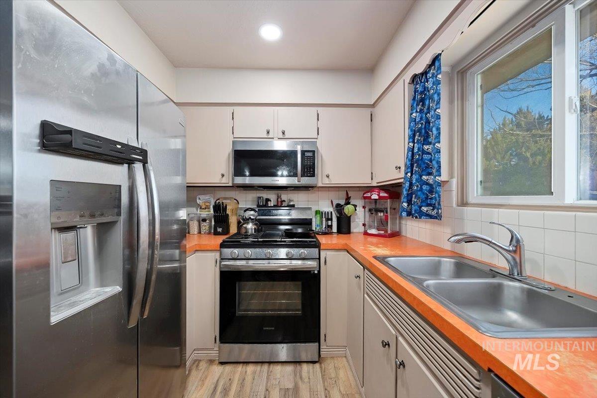 1228 Wendell Street, Twin Falls, Idaho 83301-3248, 3 Bedrooms, 1 Bathroom, Residential For Sale, Price $299,900, 98970518