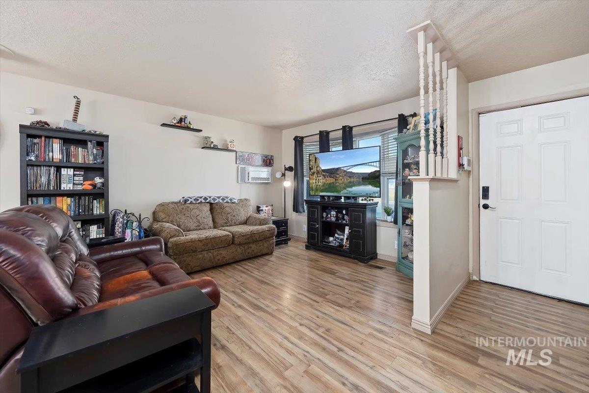 1228 Wendell Street, Twin Falls, Idaho 83301-3248, 3 Bedrooms, 1 Bathroom, Residential For Sale, Price $299,900, 98970518