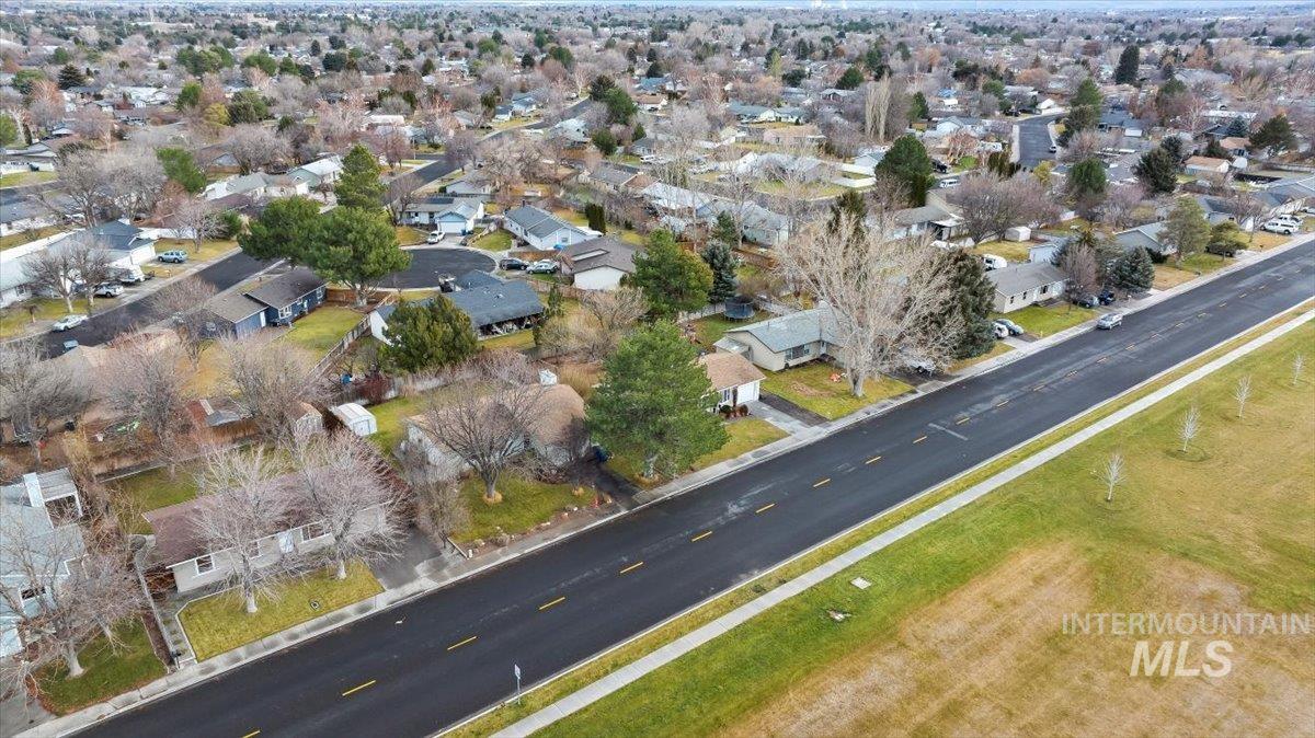 1228 Wendell Street, Twin Falls, Idaho 83301-3248, 3 Bedrooms, 1 Bathroom, Residential For Sale, Price $299,900, 98970518