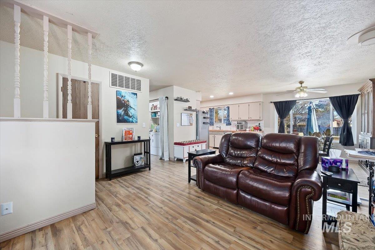 1228 Wendell Street, Twin Falls, Idaho 83301-3248, 3 Bedrooms, 1 Bathroom, Residential For Sale, Price $299,900, 98970518