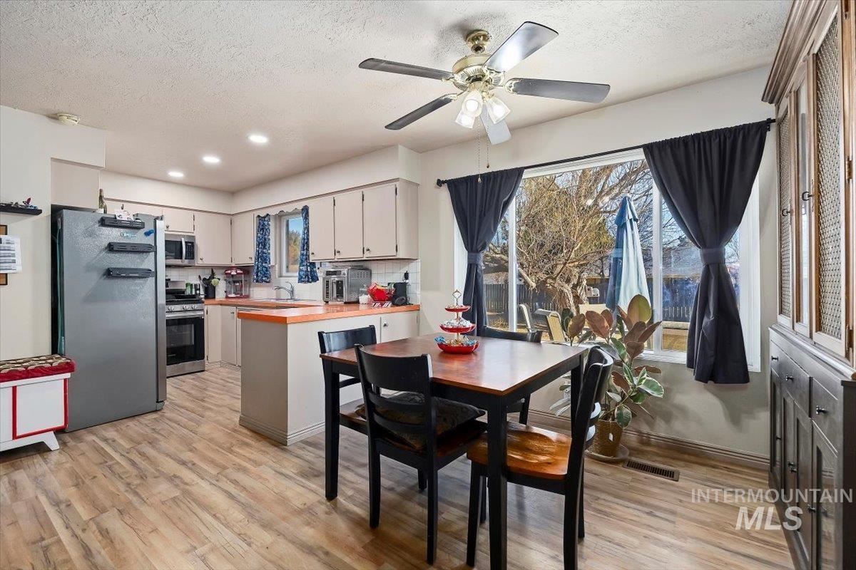 1228 Wendell Street, Twin Falls, Idaho 83301-3248, 3 Bedrooms, 1 Bathroom, Residential For Sale, Price $299,900, 98970518