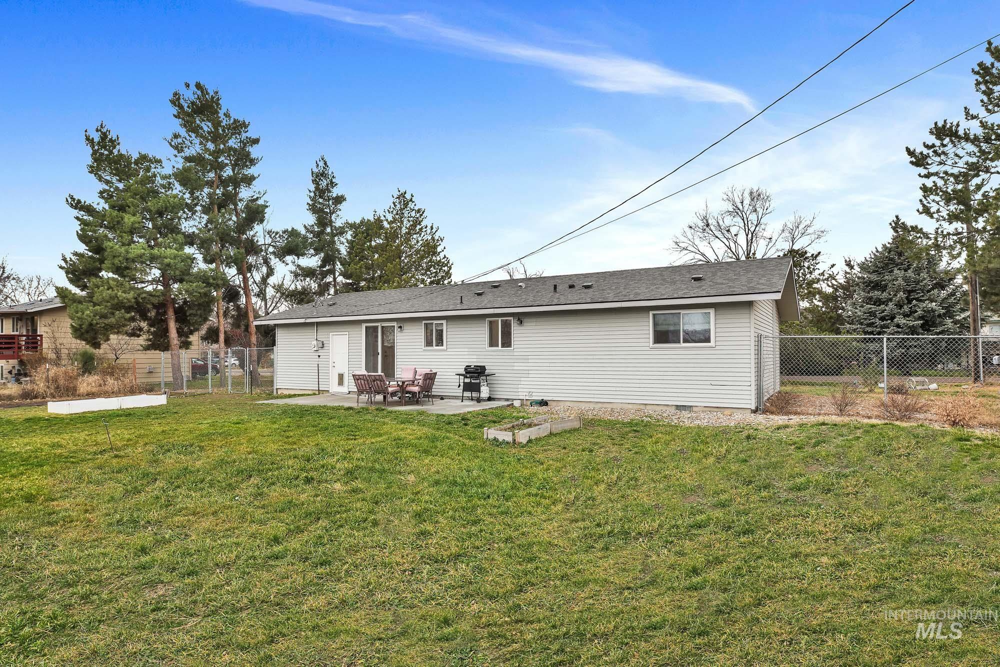 3866 NW Dutton, Mountain Home, Idaho 83647, 3 Bedrooms, 1 Bathroom, Residential For Sale, Price $365,000, 98970521