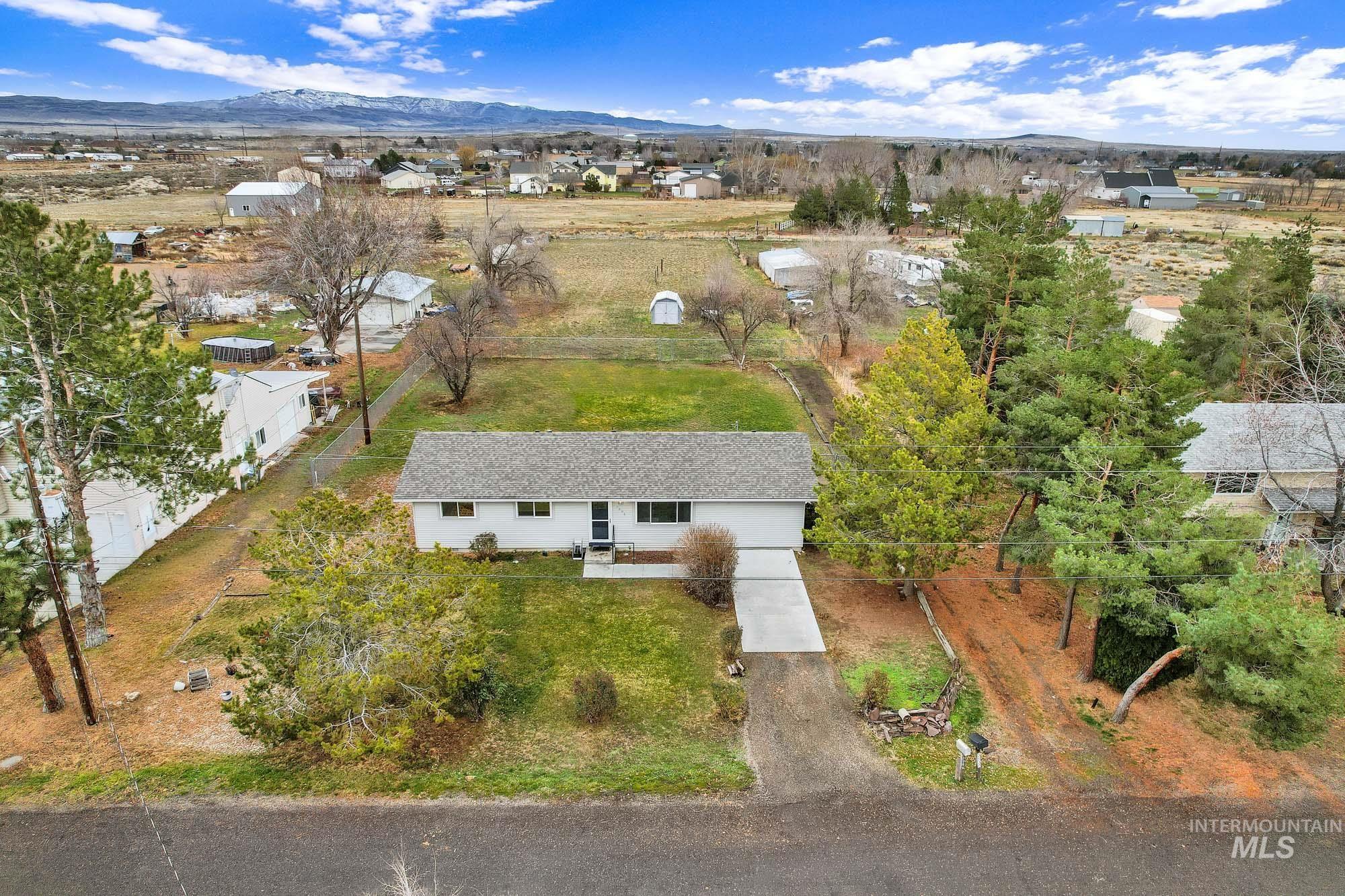 3866 NW Dutton, Mountain Home, Idaho 83647, 3 Bedrooms, 1 Bathroom, Residential For Sale, Price $365,000, 98970521