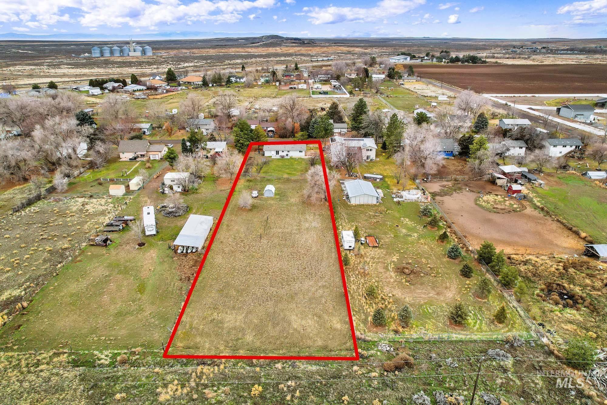 3866 NW Dutton, Mountain Home, Idaho 83647, 3 Bedrooms, 1 Bathroom, Residential For Sale, Price $365,000, 98970521