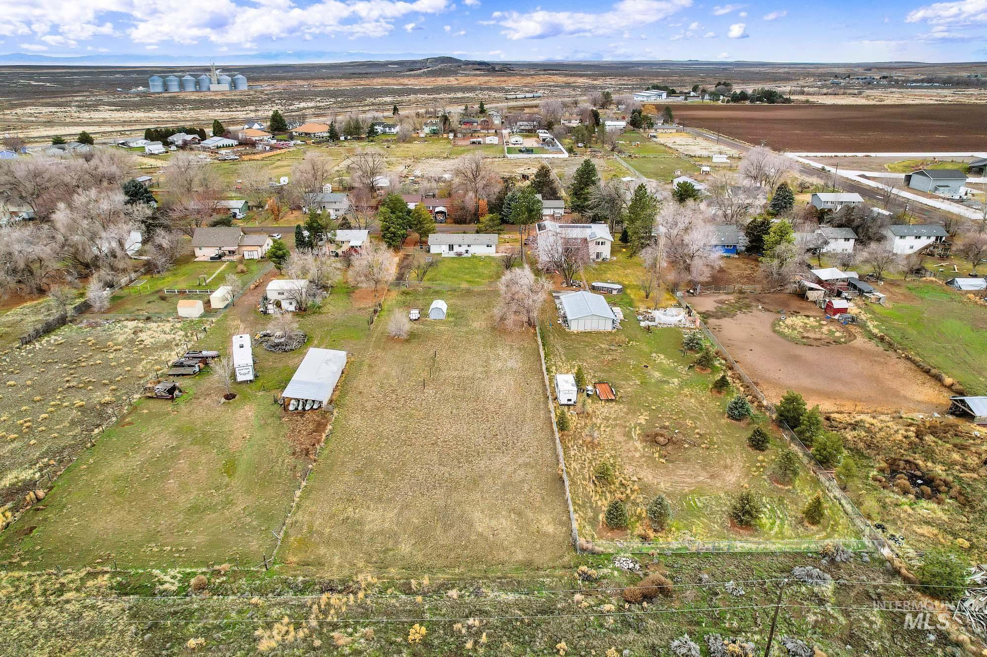 3866 NW Dutton, Mountain Home, Idaho 83647, 3 Bedrooms, 1 Bathroom, Residential For Sale, Price $365,000, 98970521