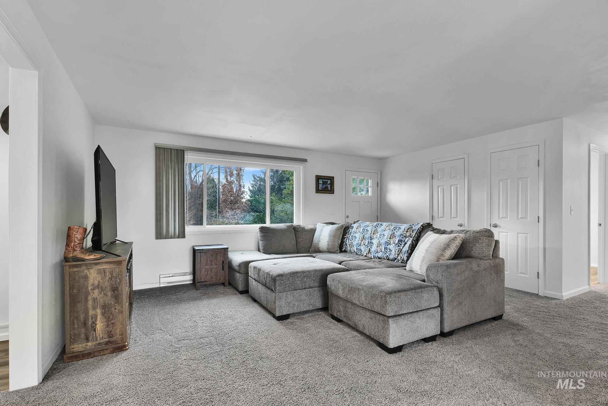 3866 NW Dutton, Mountain Home, Idaho 83647, 3 Bedrooms, 1 Bathroom, Residential For Sale, Price $365,000, 98970521