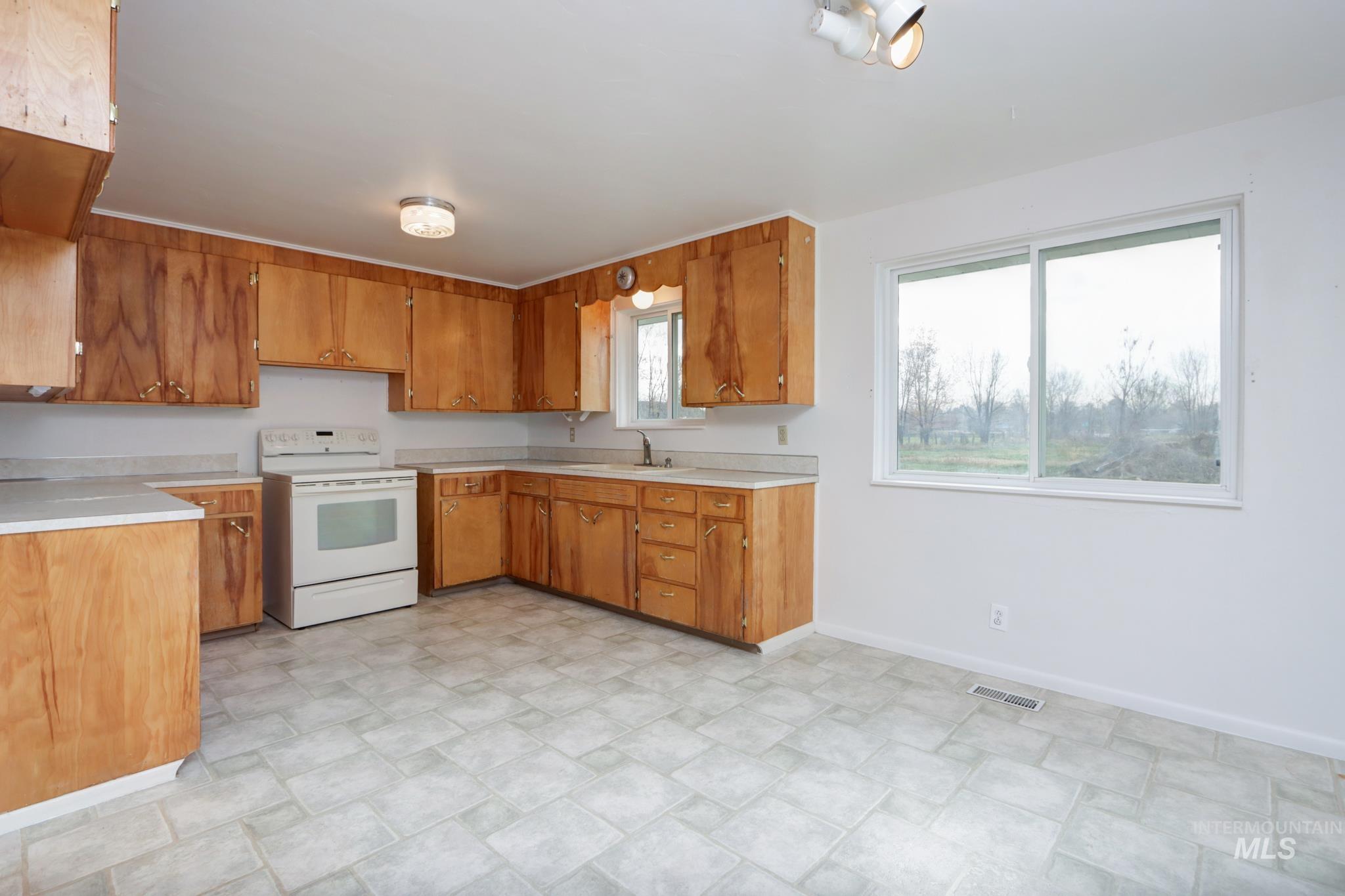 9215 Malad, Boise, Idaho 83709, 4 Bedrooms, 2 Bathrooms, Residential For Sale, Price $529,900, 98970525