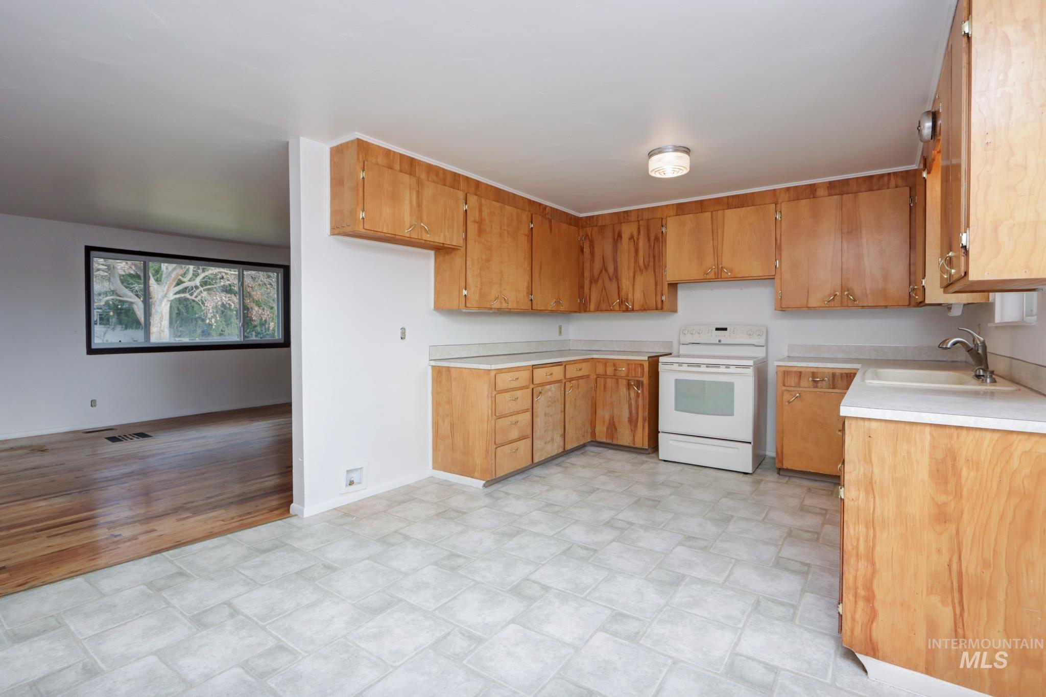 9215 Malad, Boise, Idaho 83709, 4 Bedrooms, 2 Bathrooms, Residential For Sale, Price $529,900, 98970525