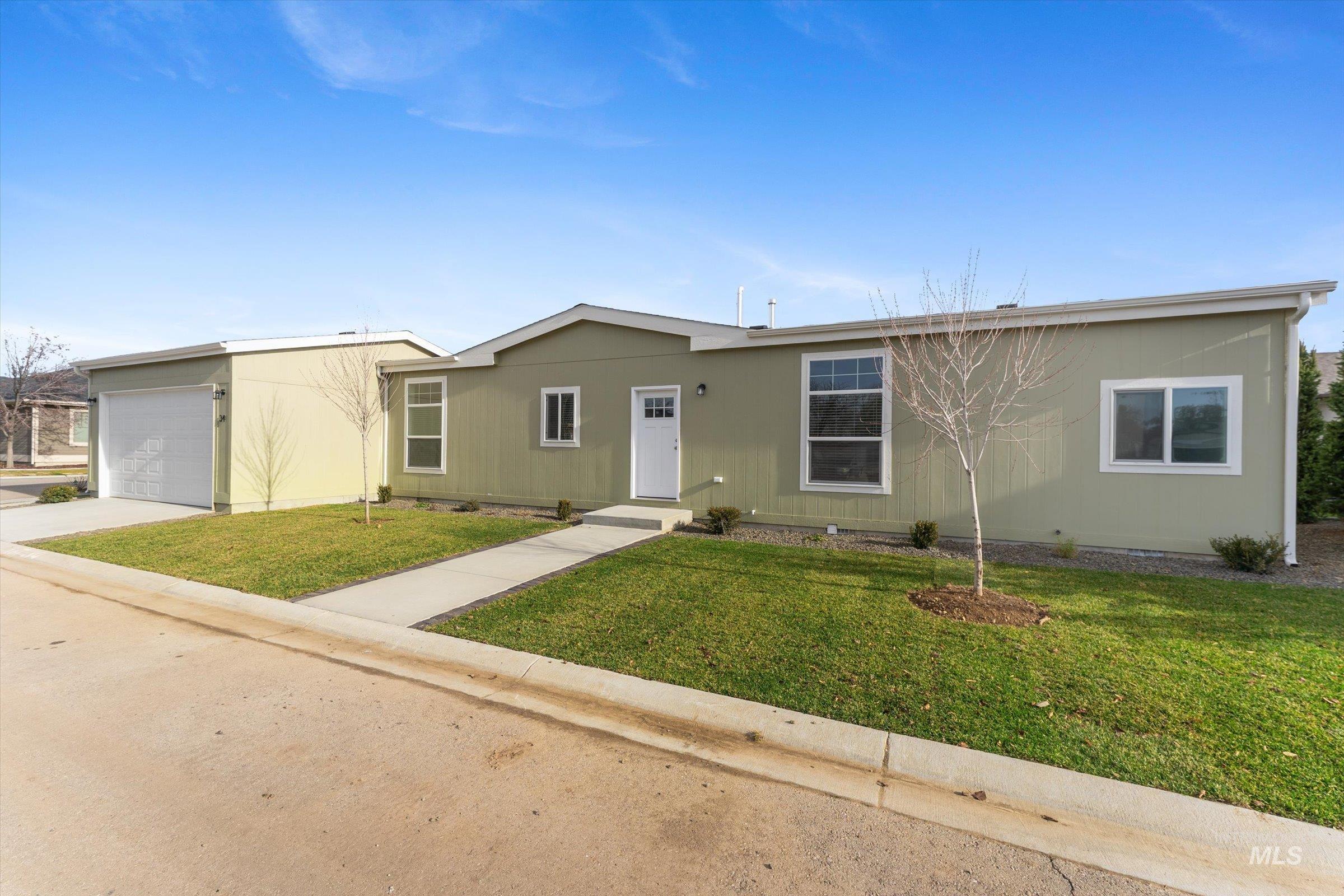 421 S Curtis Rd, Boise, Idaho 83705, 3 Bedrooms, 2 Bathrooms, Residential For Sale, Price $285,000,MLS 98970536