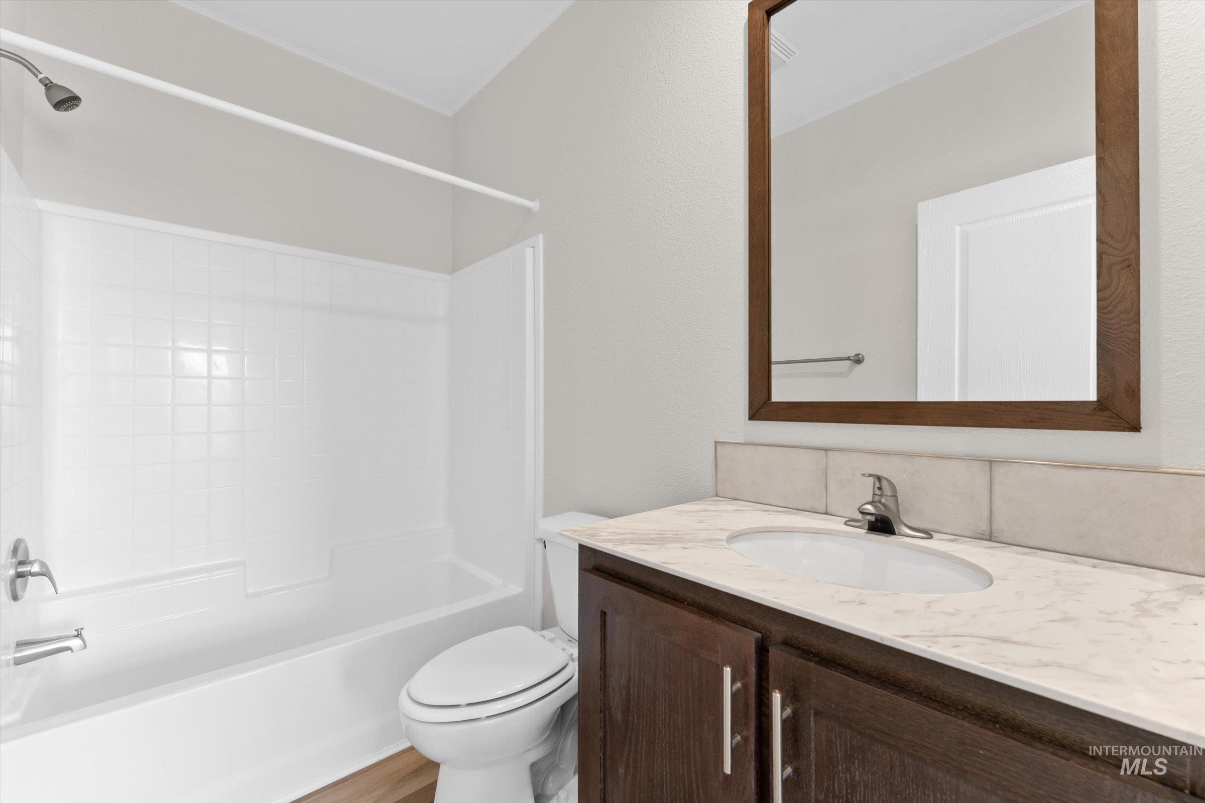 421 S Curtis Rd, Boise, Idaho 83705, 3 Bedrooms, 2 Bathrooms, Residential For Sale, Price $285,000,MLS 98970536