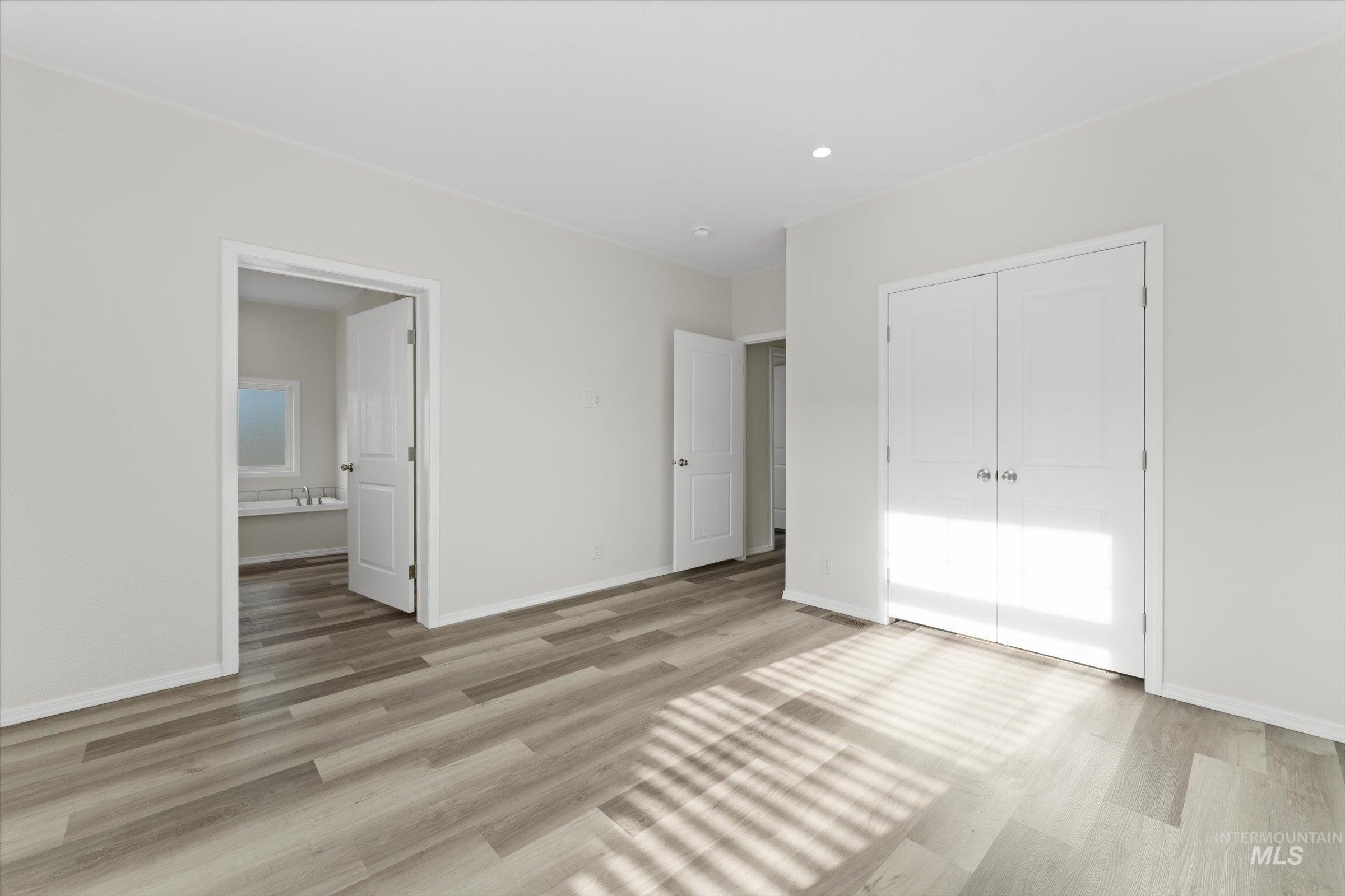 421 S Curtis Rd, Boise, Idaho 83705, 3 Bedrooms, 2 Bathrooms, Residential For Sale, Price $285,000,MLS 98970536