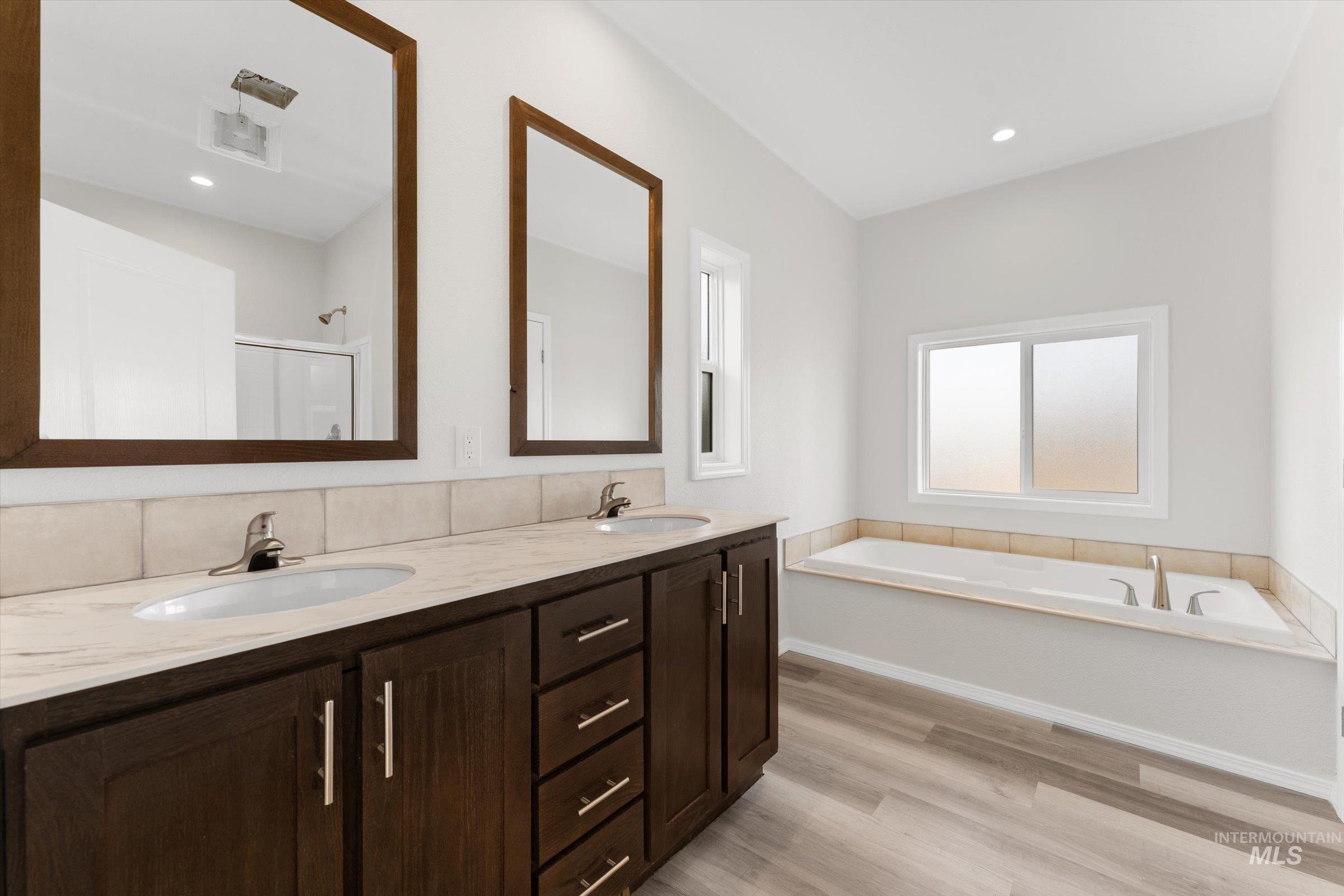 421 S Curtis Rd, Boise, Idaho 83705, 3 Bedrooms, 2 Bathrooms, Residential For Sale, Price $285,000,MLS 98970536