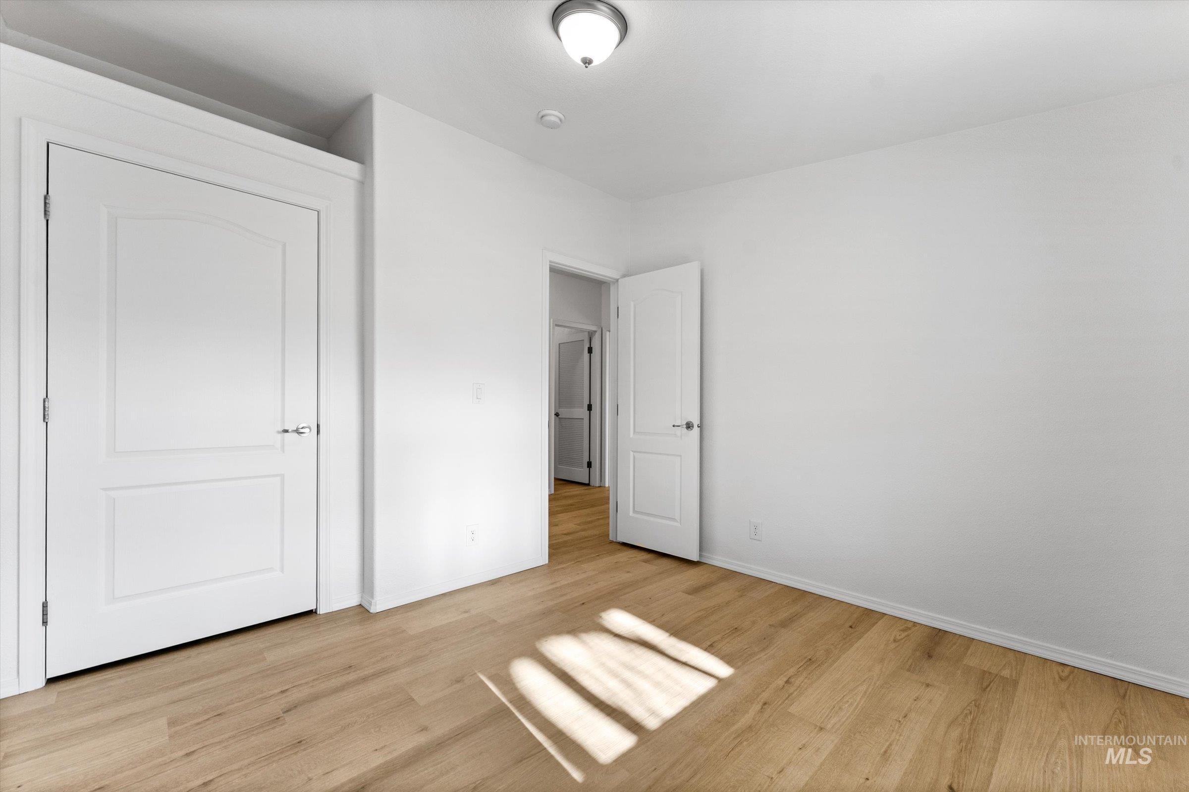 421 S Curtis Rd, Boise, Idaho 83705, 3 Bedrooms, 2 Bathrooms, Residential For Sale, Price $285,000,MLS 98970538