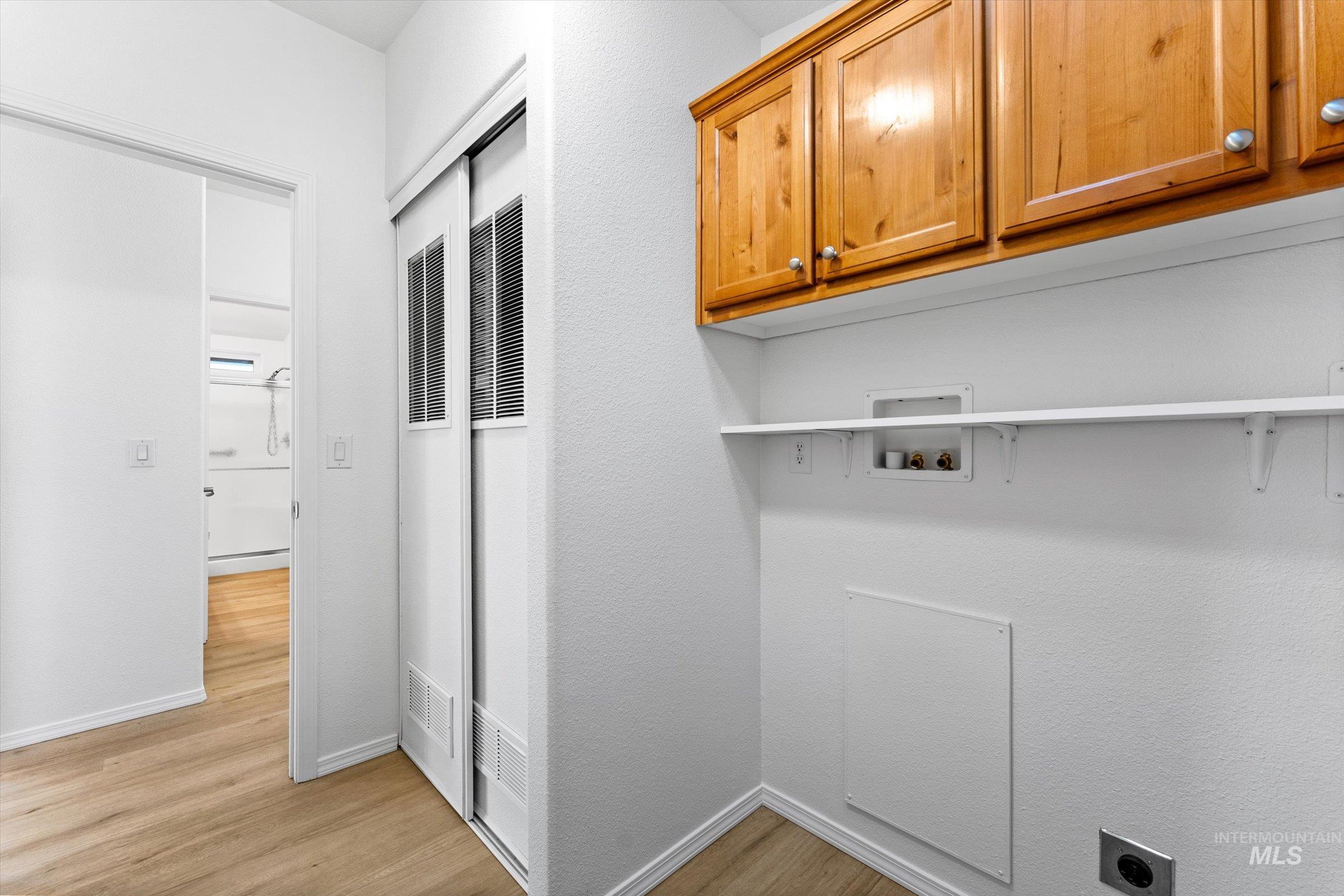 421 S Curtis Rd, Boise, Idaho 83705, 3 Bedrooms, 2 Bathrooms, Residential For Sale, Price $285,000,MLS 98970538