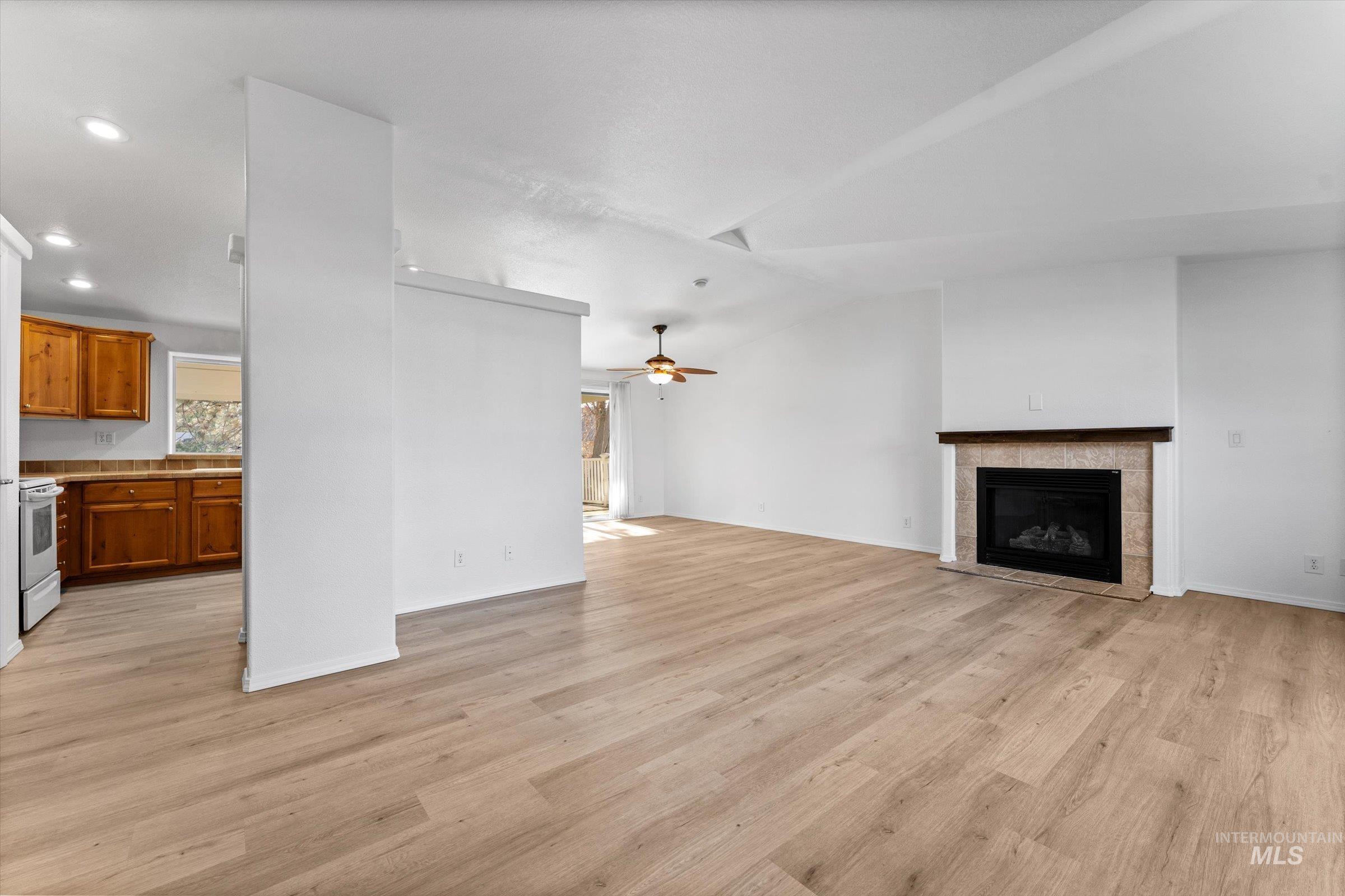 421 S Curtis Rd, Boise, Idaho 83705, 3 Bedrooms, 2 Bathrooms, Residential For Sale, Price $285,000,MLS 98970538