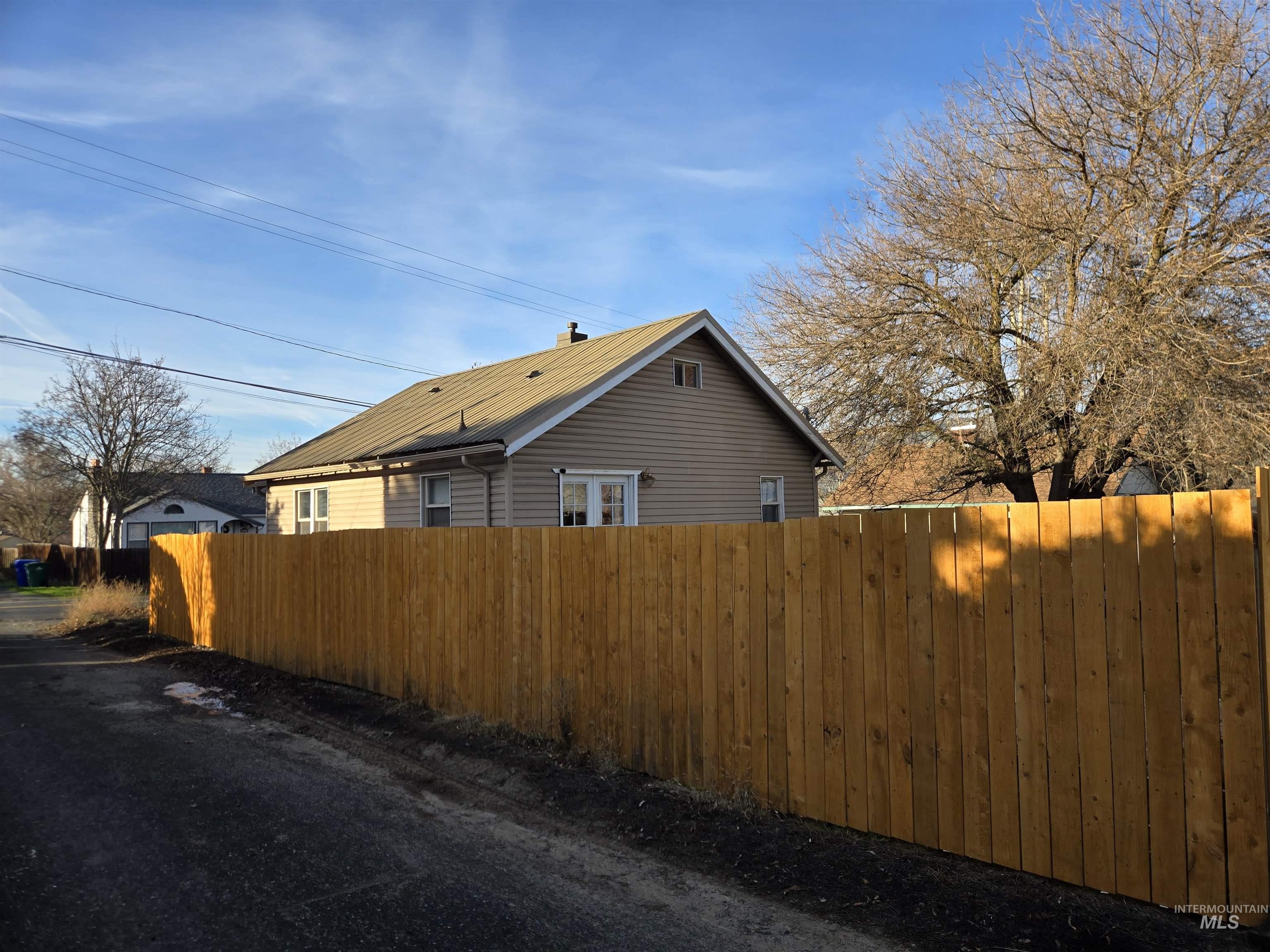 View of home's exterior