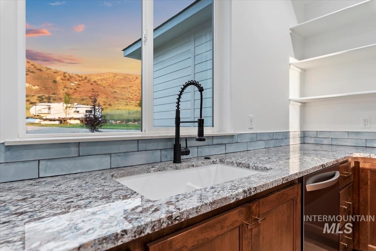 3700 Lexington Ln, Emmett, Idaho 83617, 3 Bedrooms, 2.5 Bathrooms, Residential For Sale, Price $1,061,189, 98970547