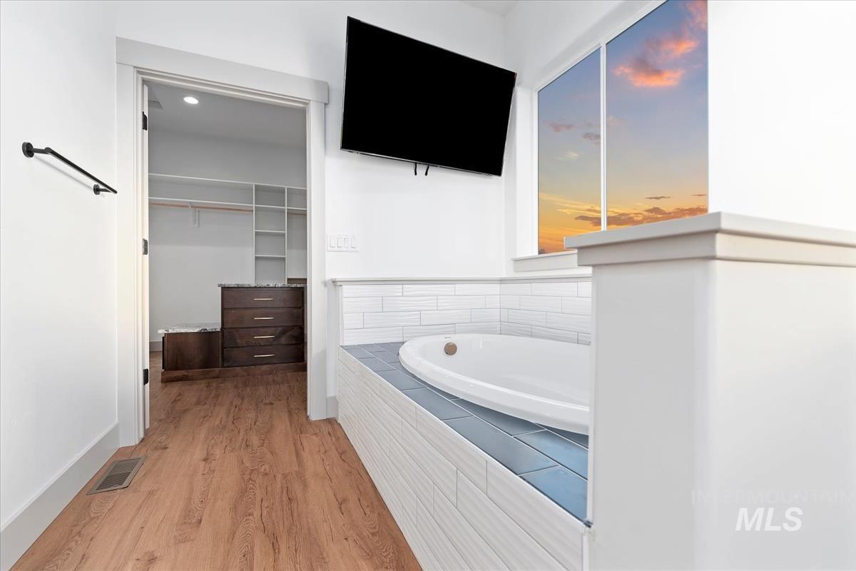 3700 Lexington Ln, Emmett, Idaho 83617, 3 Bedrooms, 2.5 Bathrooms, Residential For Sale, Price $1,061,189, 98970547