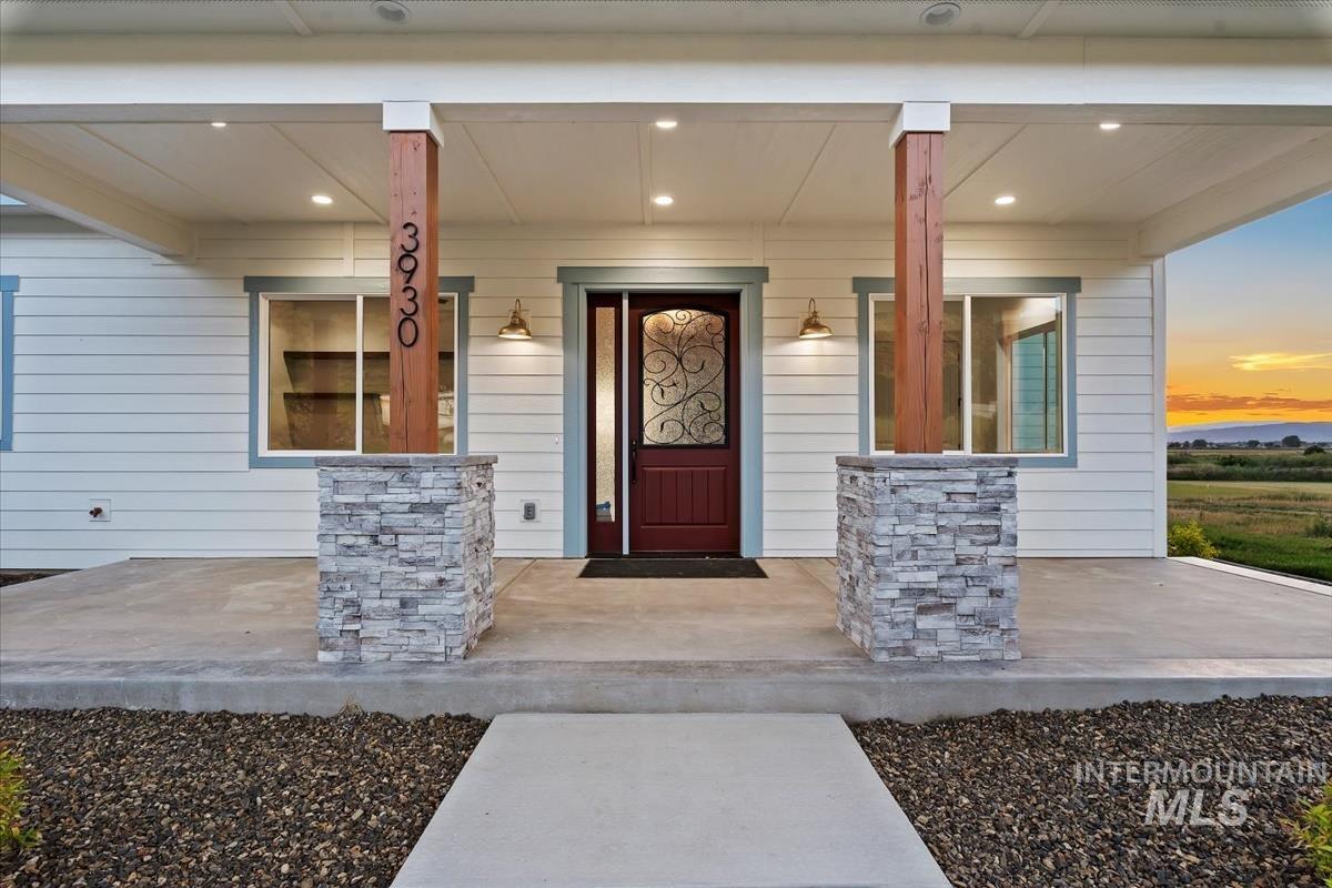 3700 Lexington Ln, Emmett, Idaho 83617, 3 Bedrooms, 2.5 Bathrooms, Residential For Sale, Price $1,061,189, 98970547