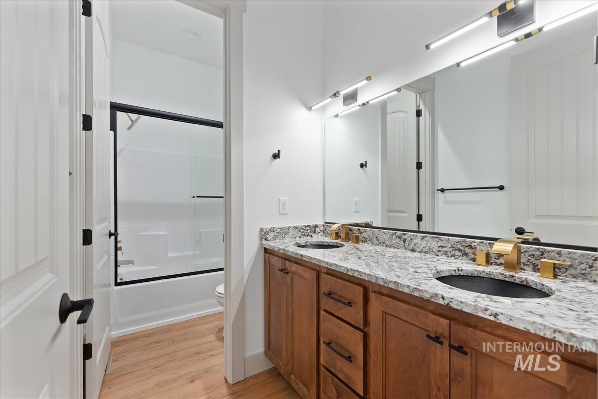 3700 Lexington Ln, Emmett, Idaho 83617, 3 Bedrooms, 2.5 Bathrooms, Residential For Sale, Price $1,061,189, 98970547